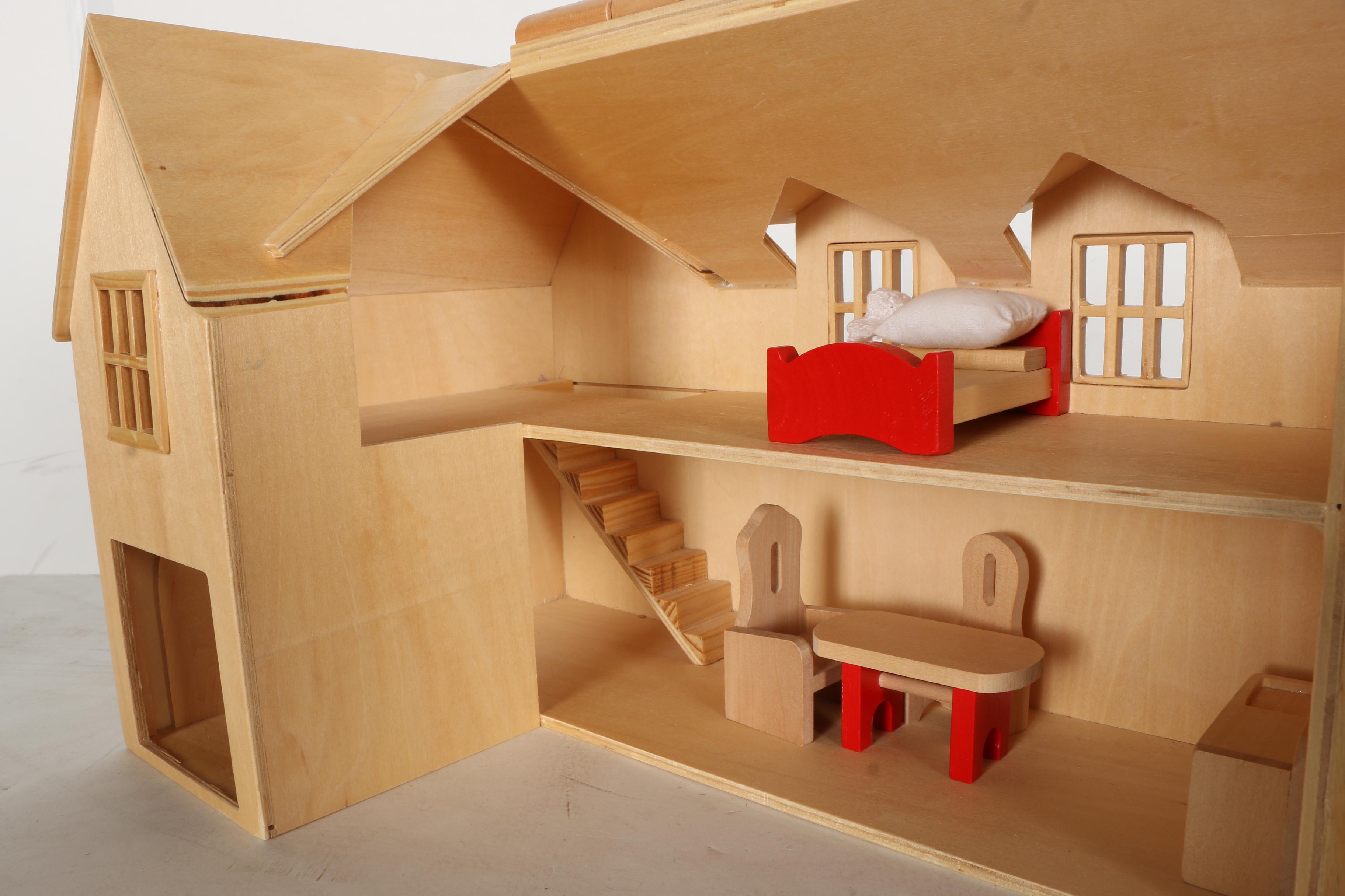 Melissa & Doug Fold & Go Dollhouse