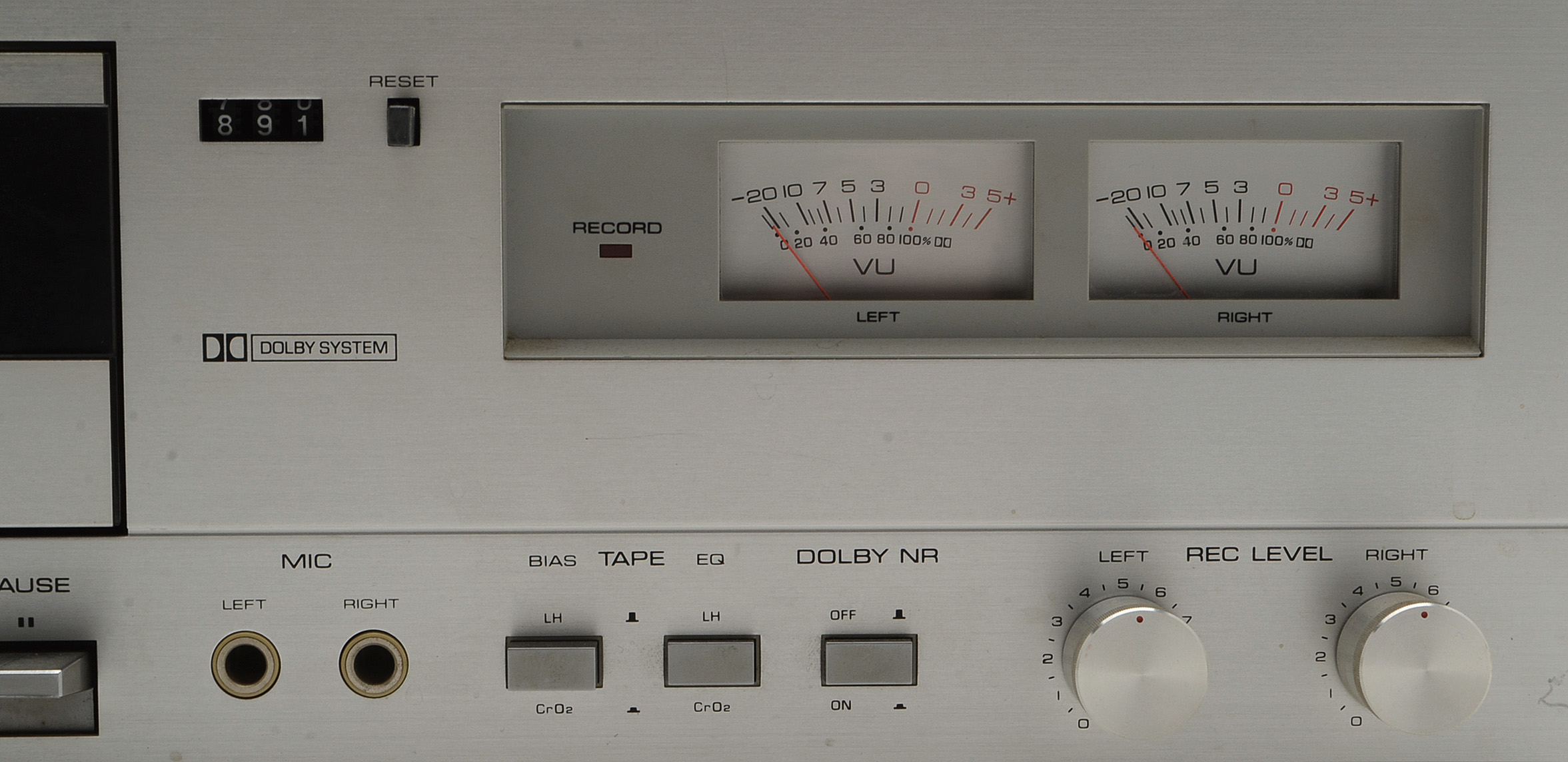 Yamaha Natural Sound TC-320 Cassette Deck with Cassettes