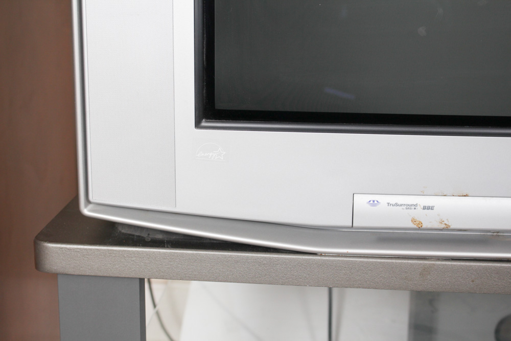 Sony Trinitron CRT Television and Entertainment Stand