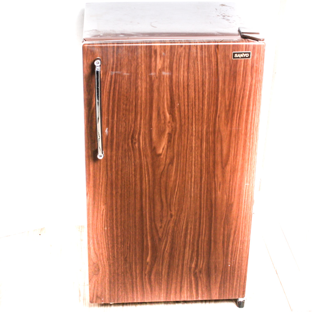 Sanyo Miniature Refrigerator