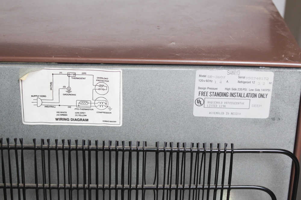 Sanyo Miniature Refrigerator