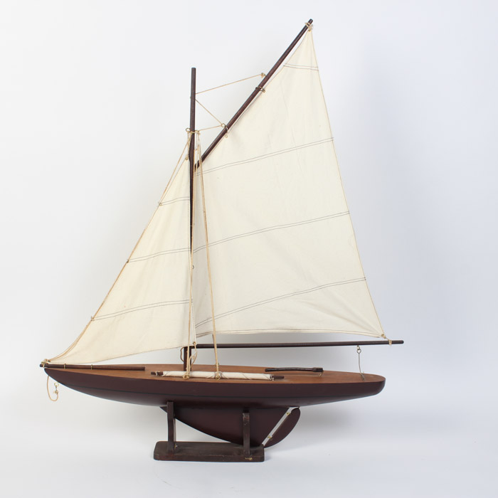 Model Pond Yacht