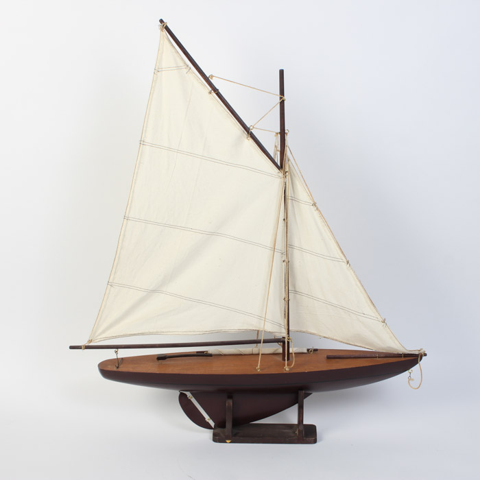 Model Pond Yacht