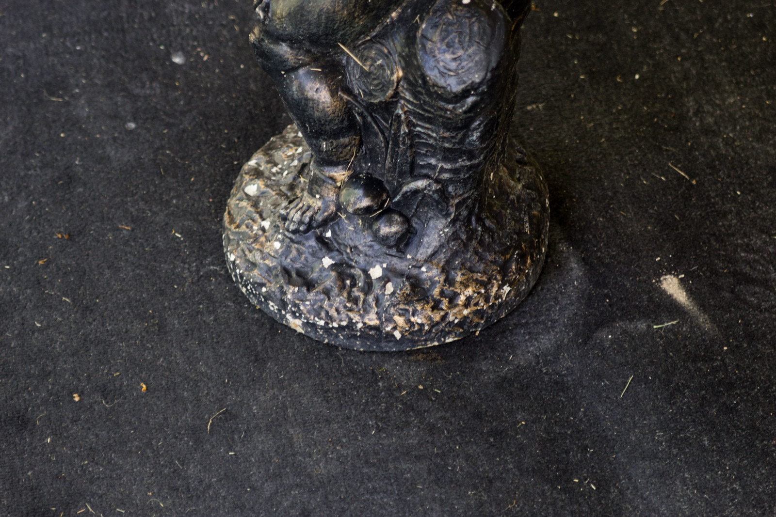 Vintage Bronze Tone Concrete Birdbath