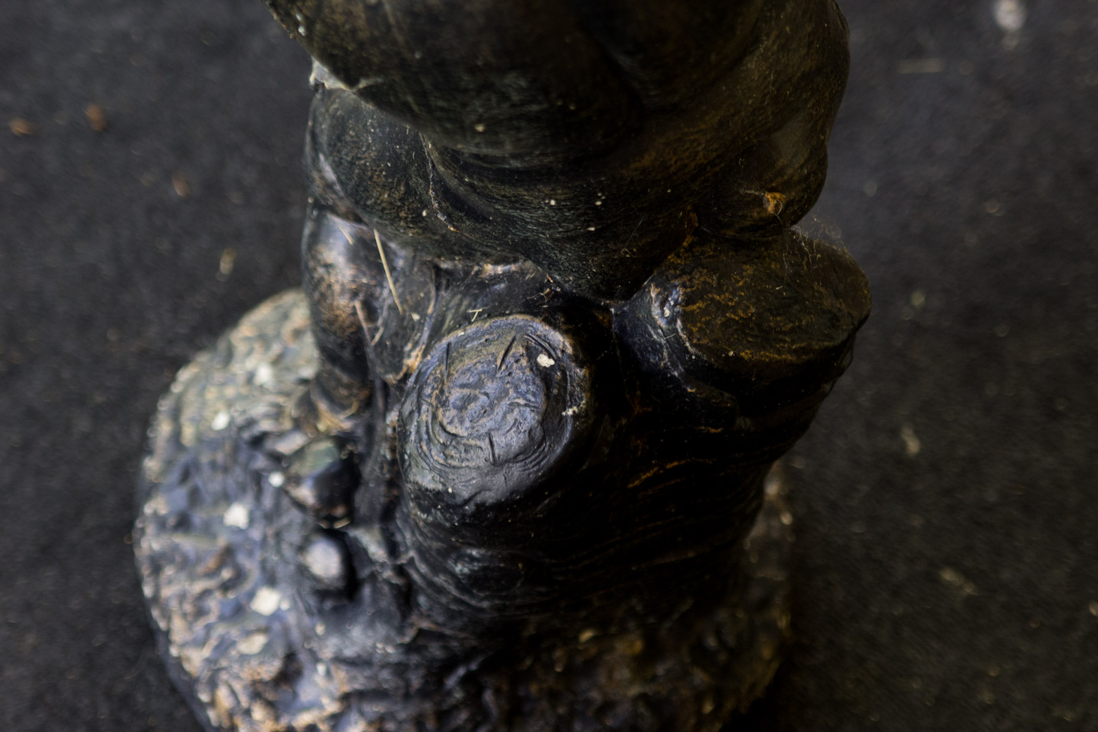 Vintage Bronze Tone Concrete Birdbath