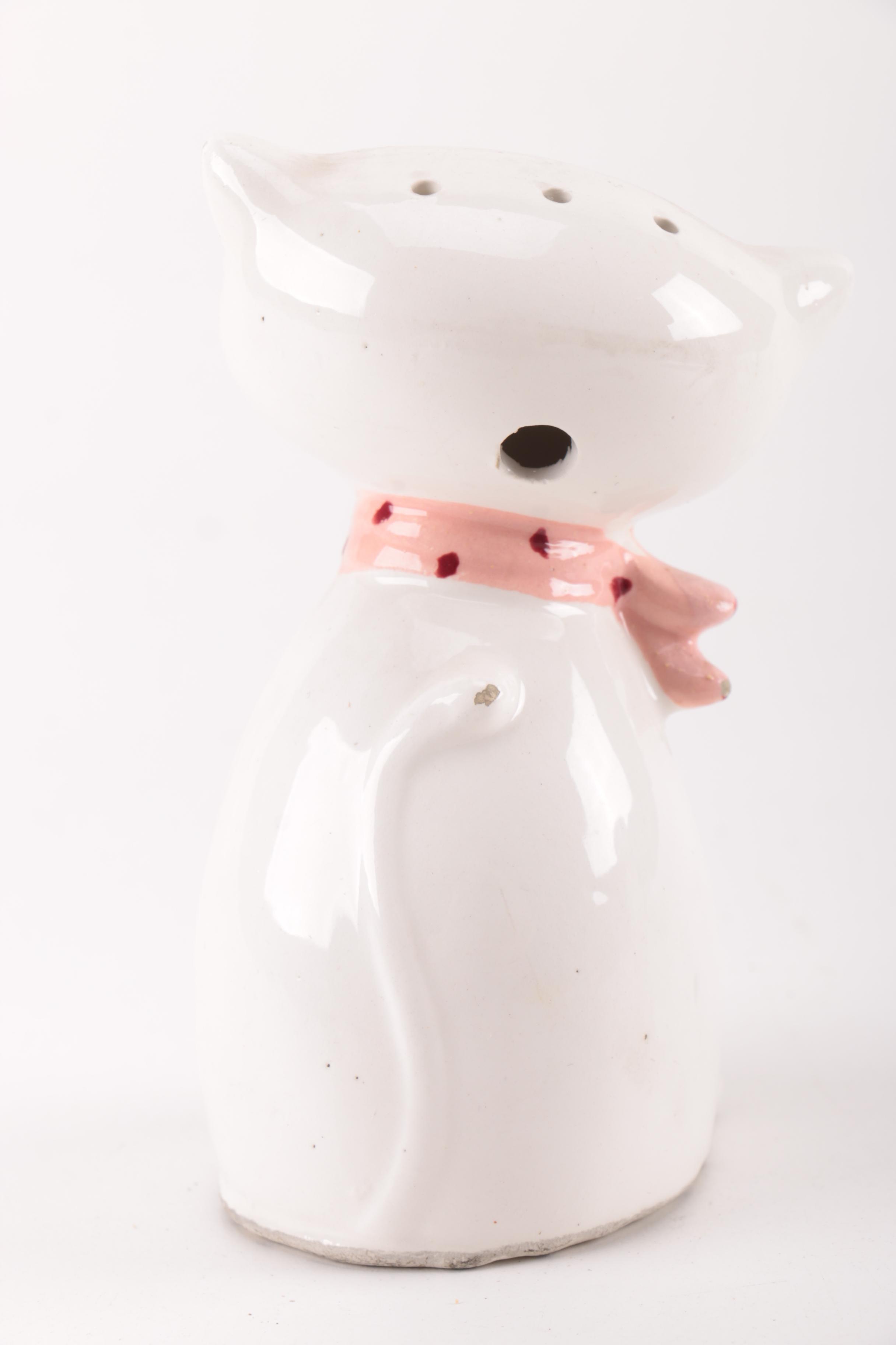 "Cozy Kittens" Salt and Pepper Shakers by Holt-Howard