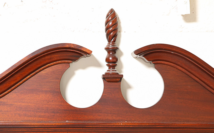 Vintage Chippendale Style Mahogany Dresser With Mirror