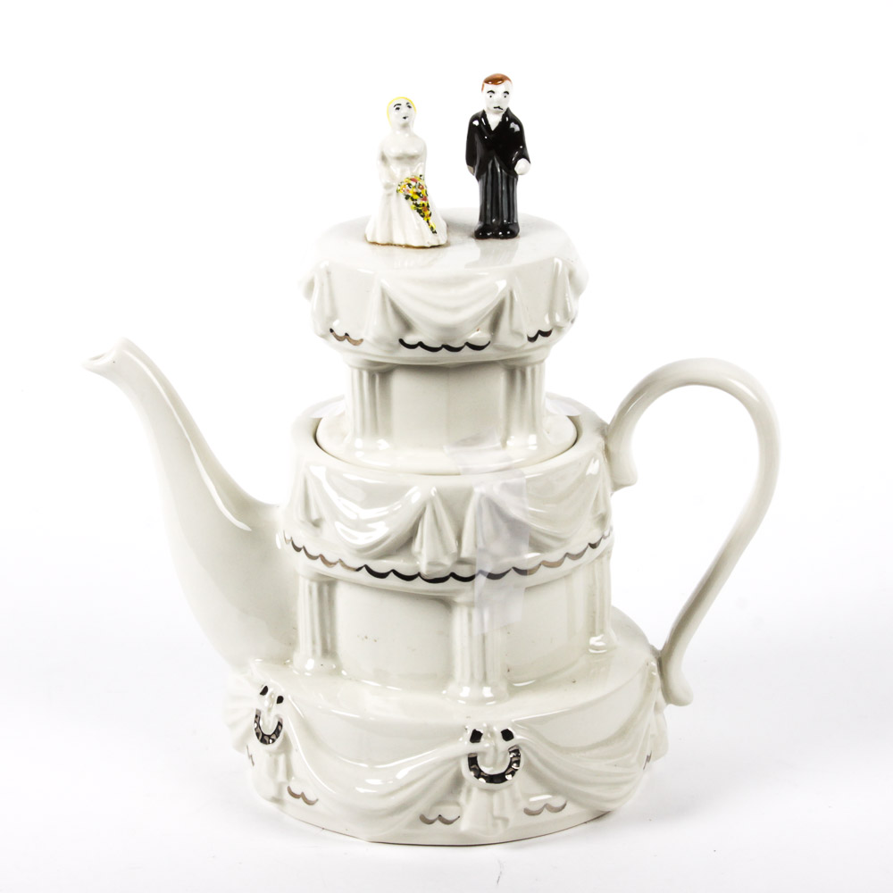 Vintage Moka Wedding Cake Teapot