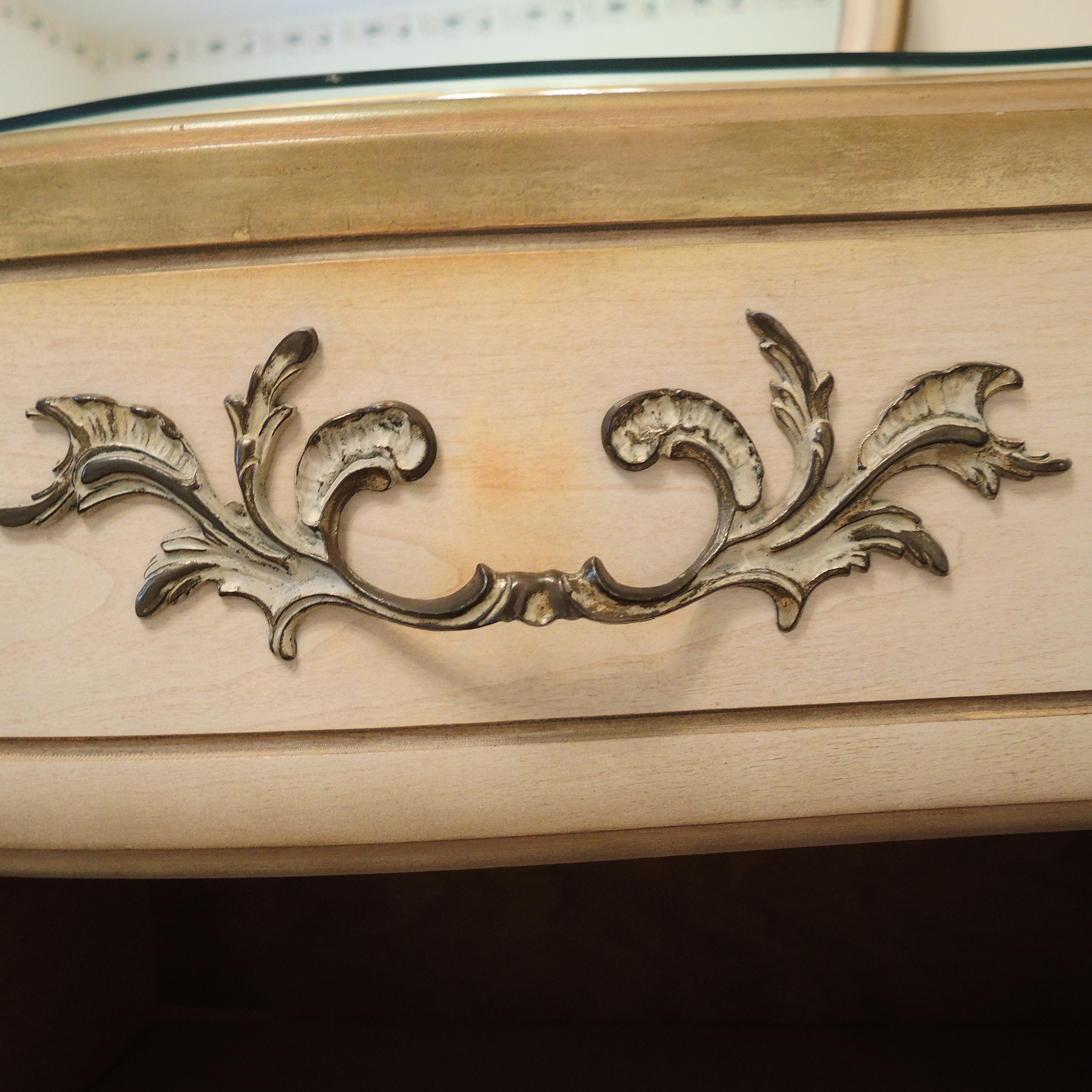 French Provincial Style Bedroom Set by Bassett Furniture