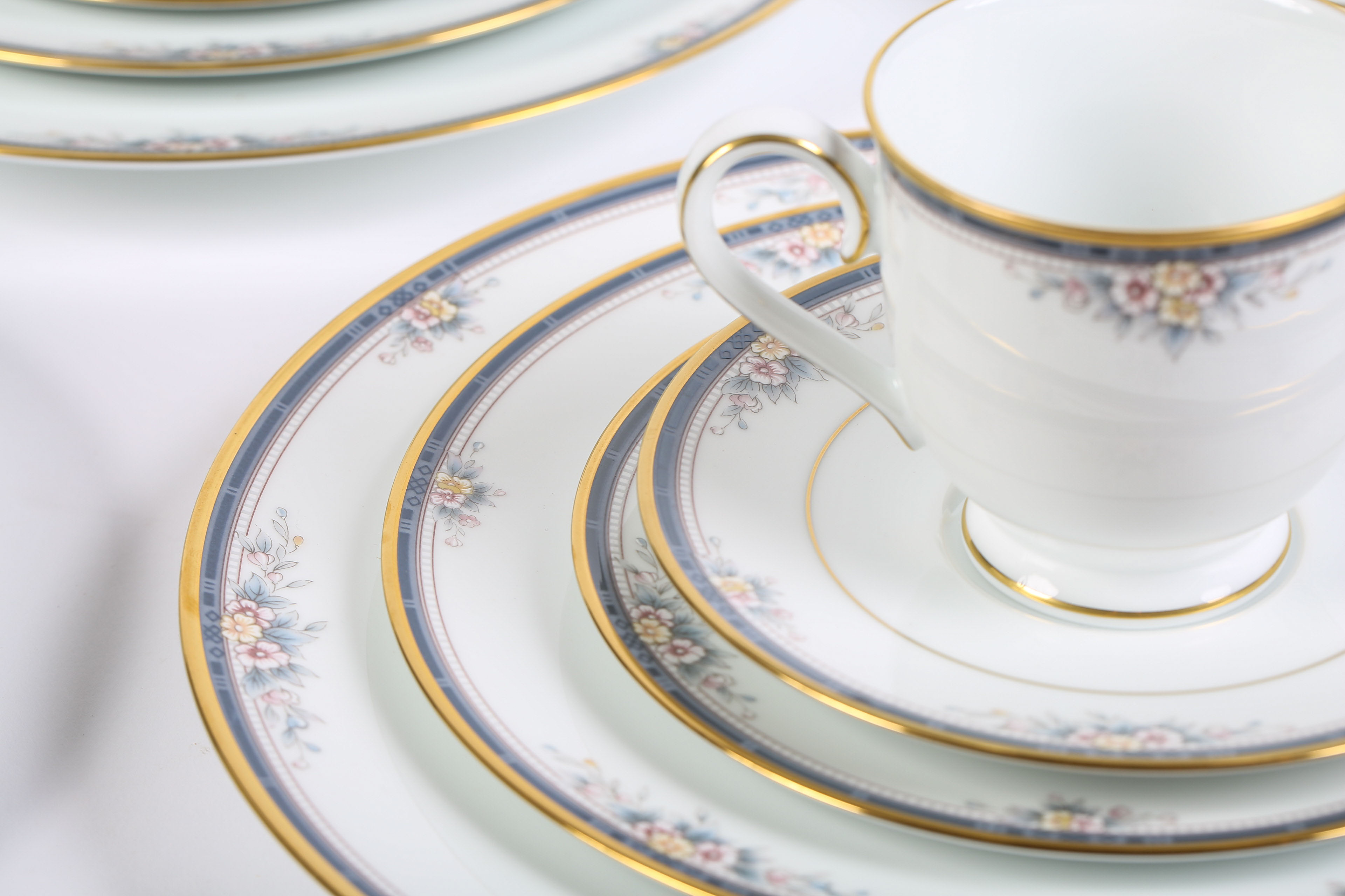 Noritake "Ontario" 40-Piece China Set