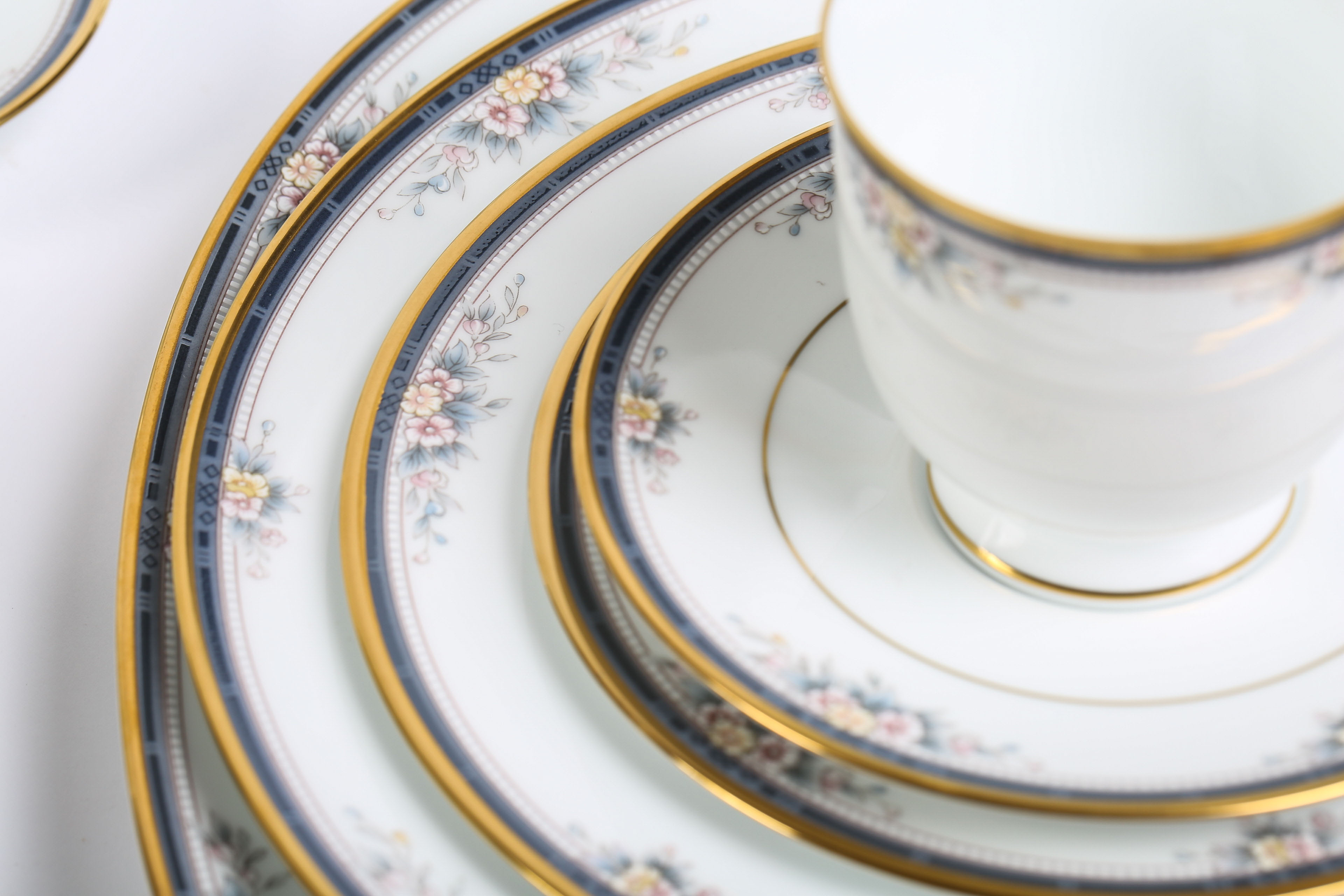 Noritake "Ontario" 40-Piece China Set