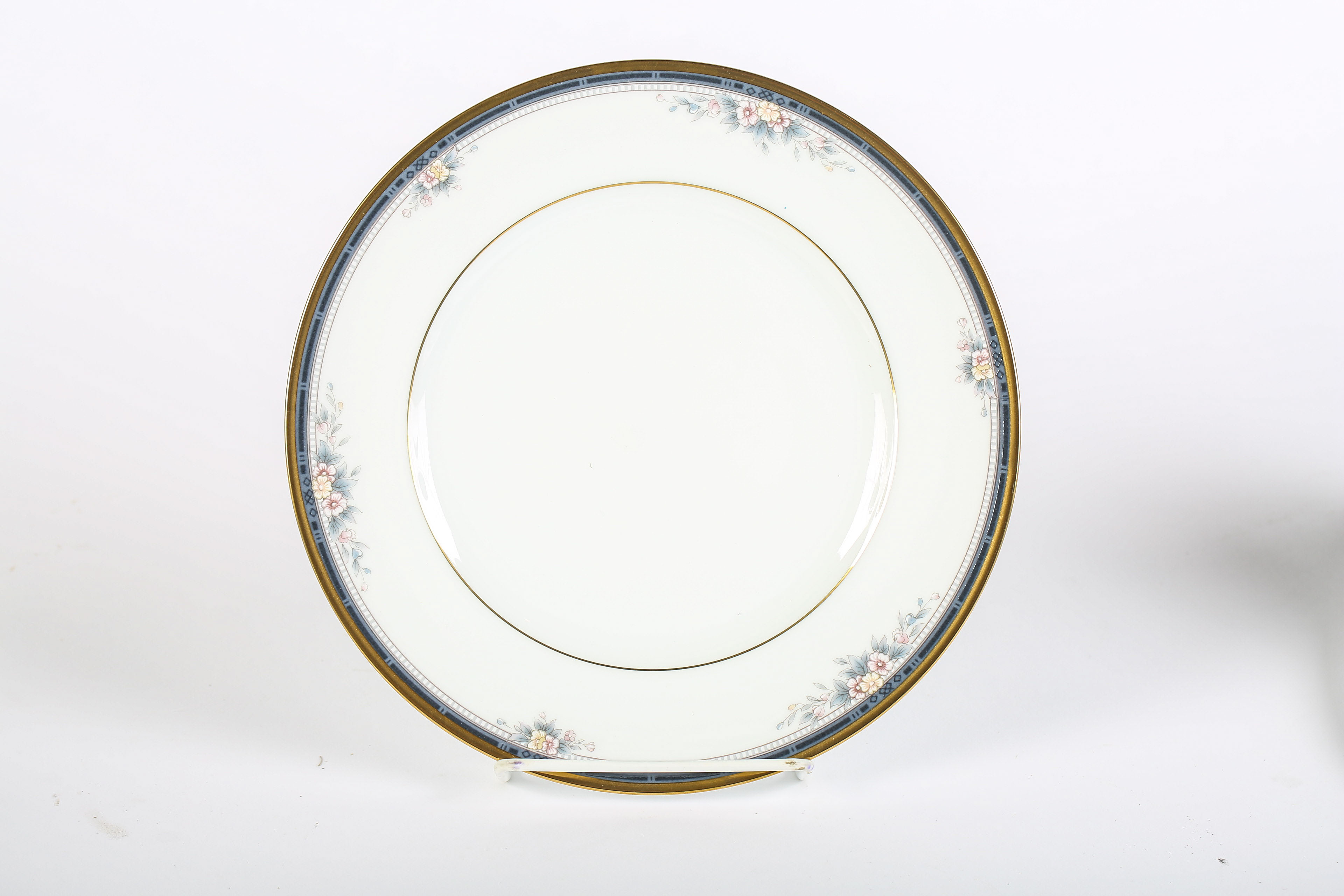 Noritake "Ontario" 40-Piece China Set