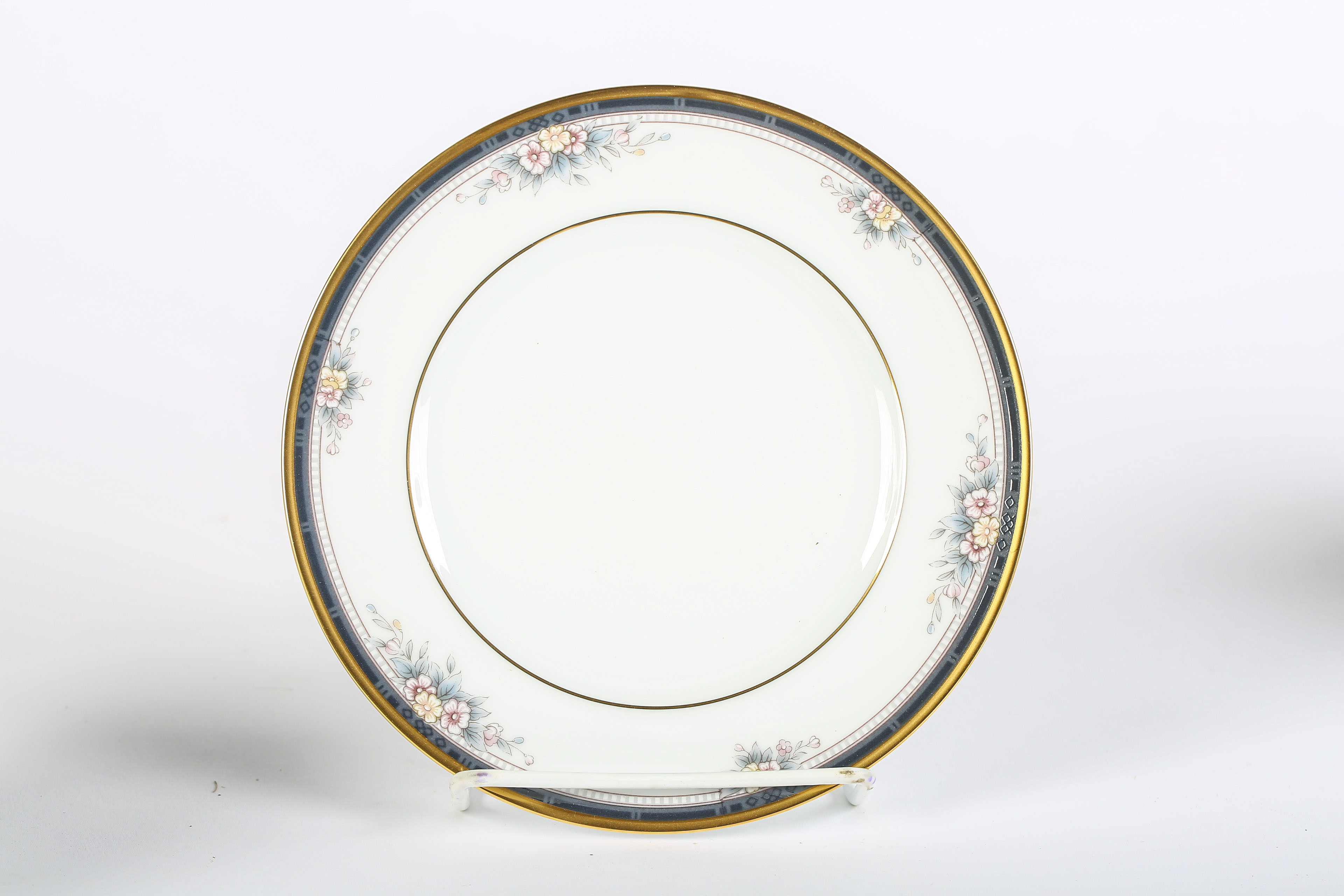 Noritake "Ontario" 40-Piece China Set