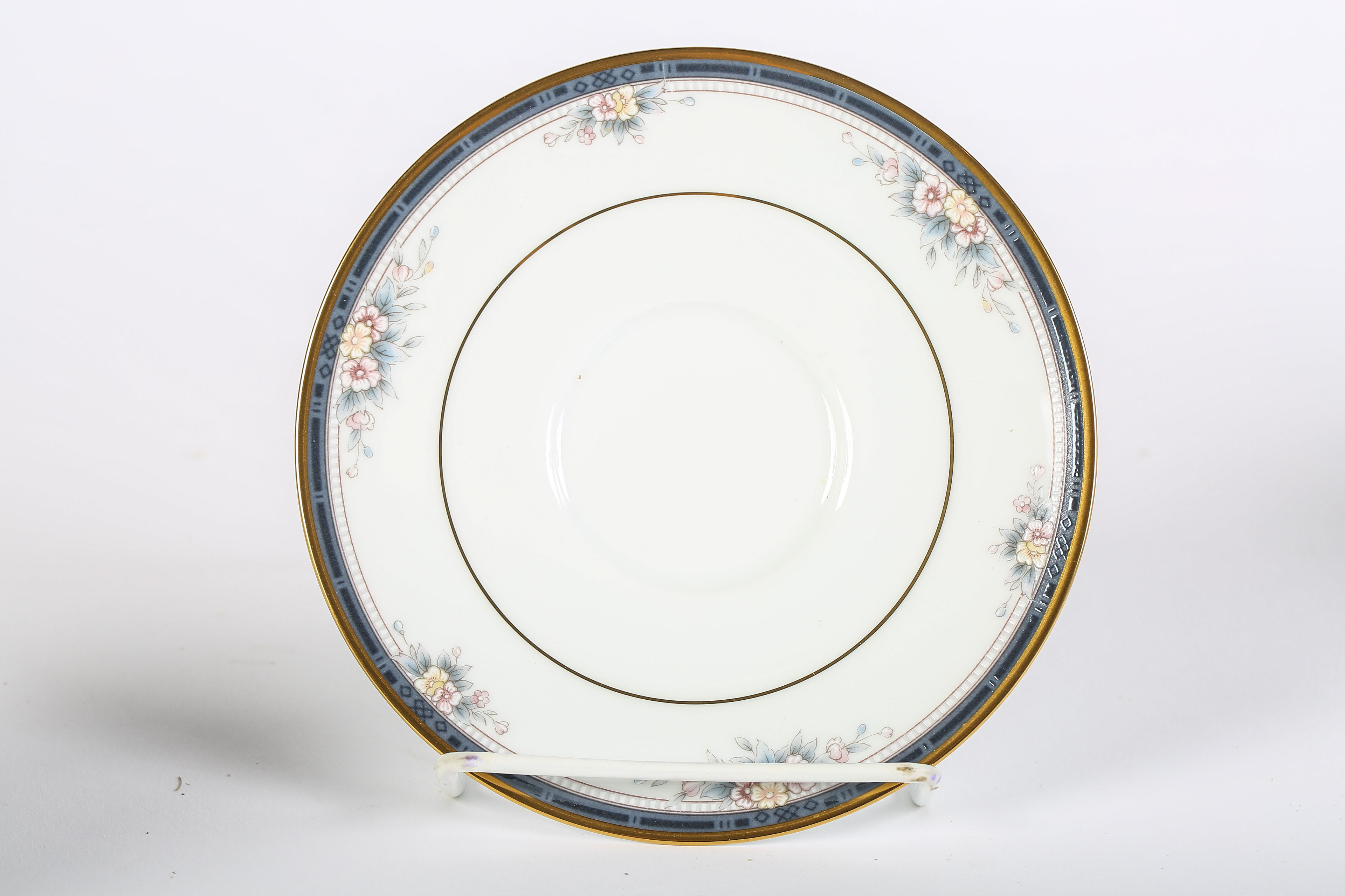 Noritake "Ontario" 40-Piece China Set