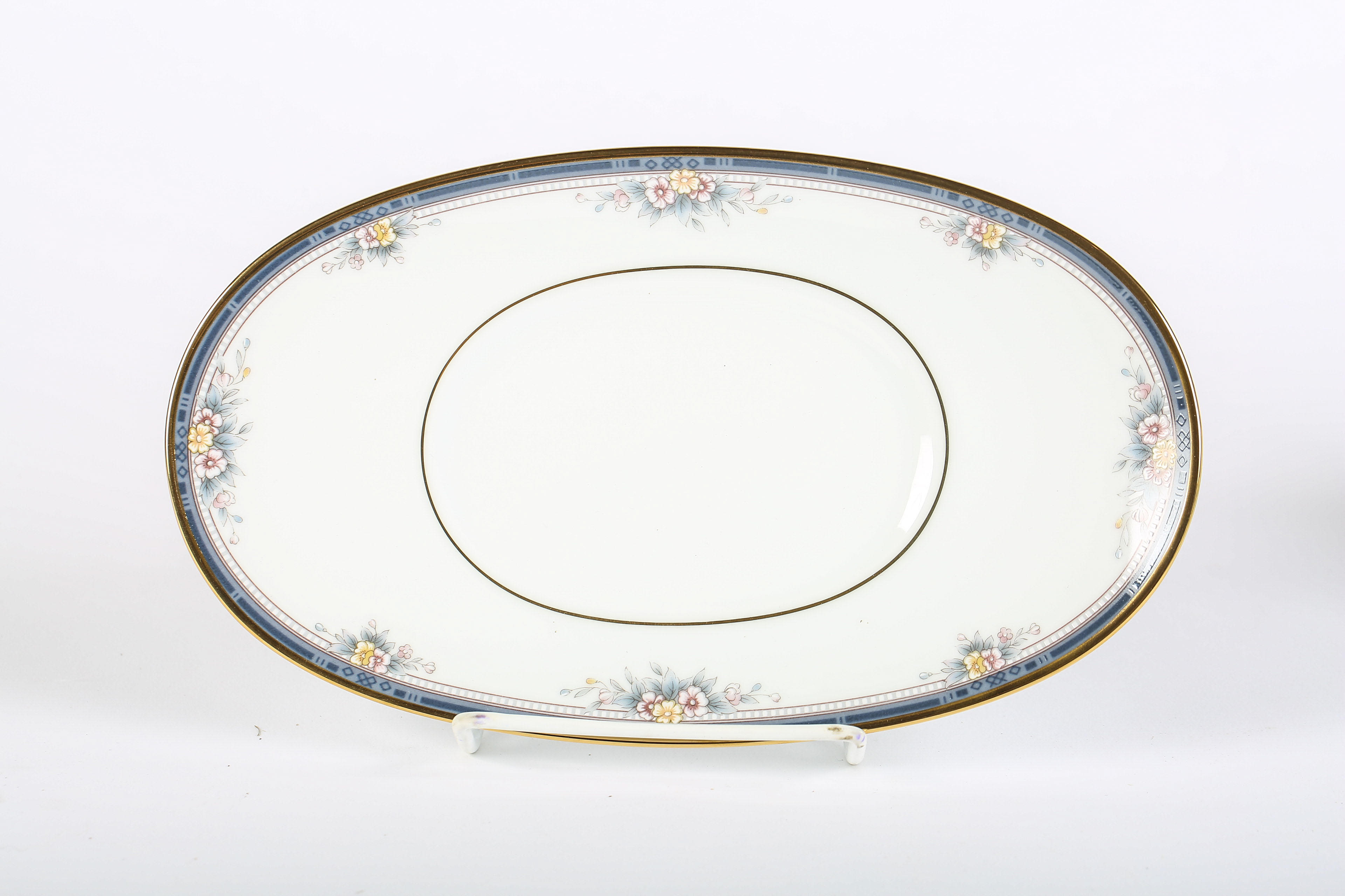 Noritake "Ontario" 40-Piece China Set