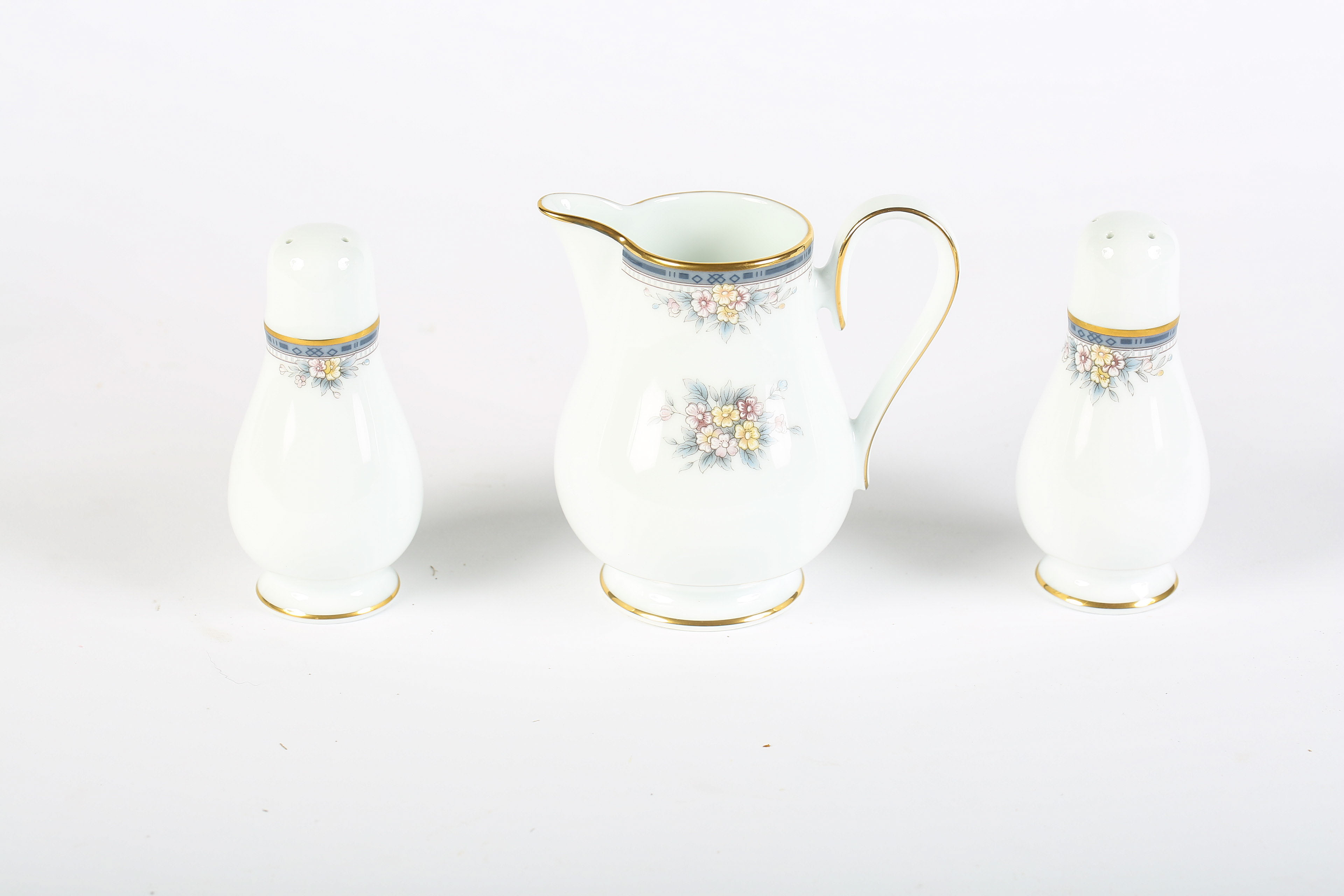 Noritake "Ontario" 40-Piece China Set