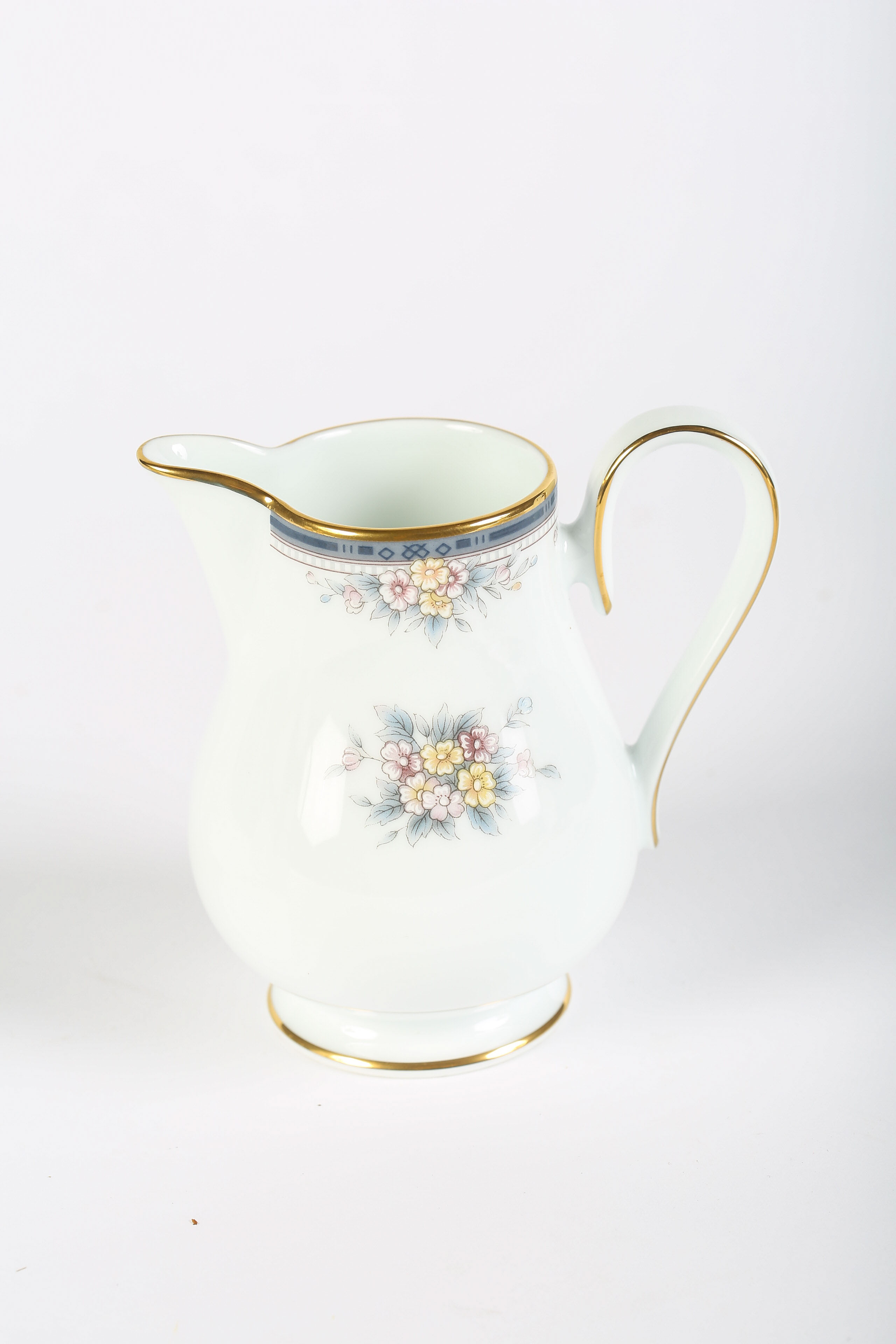 Noritake "Ontario" 40-Piece China Set