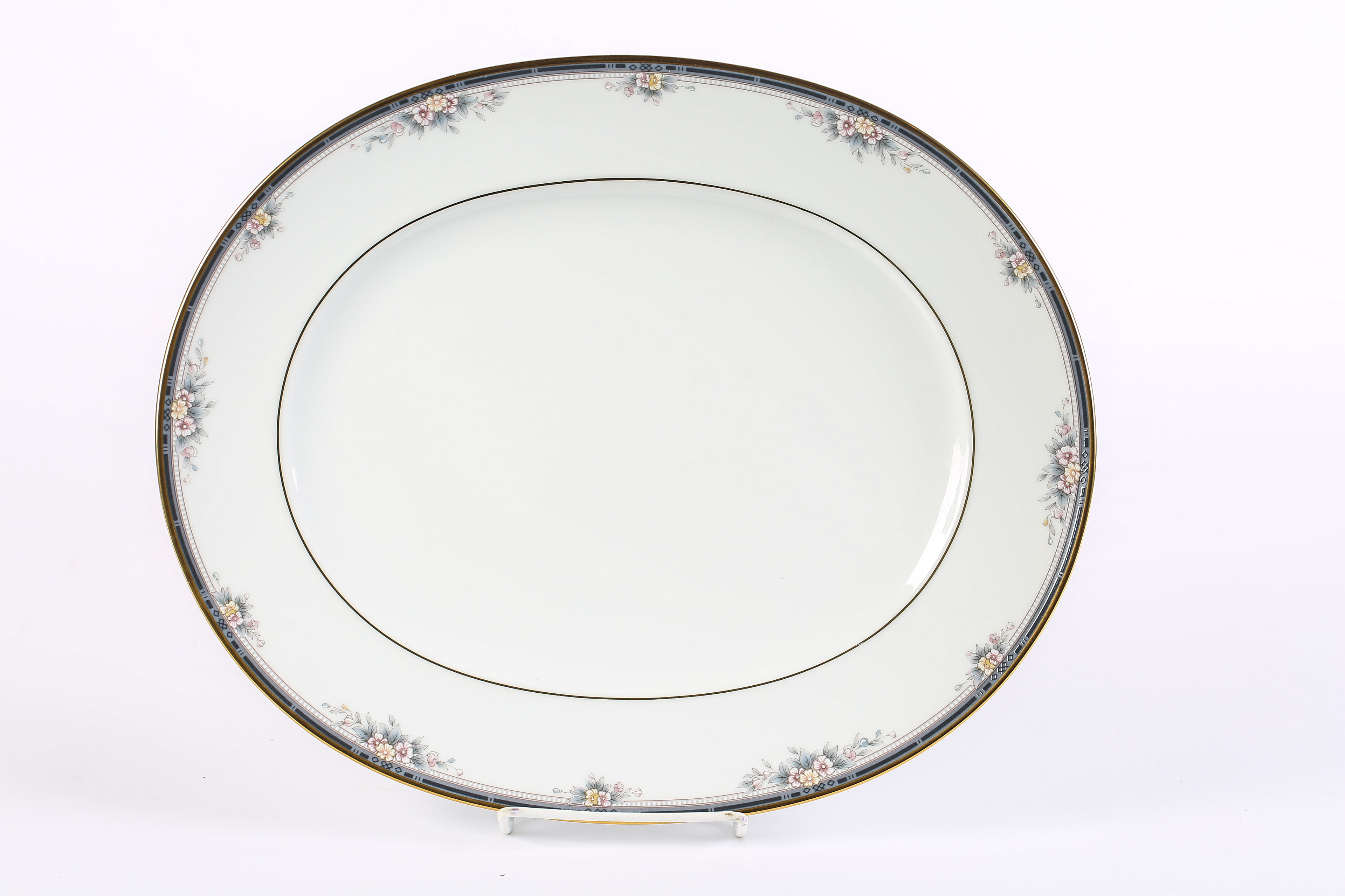 Noritake "Ontario" 40-Piece China Set