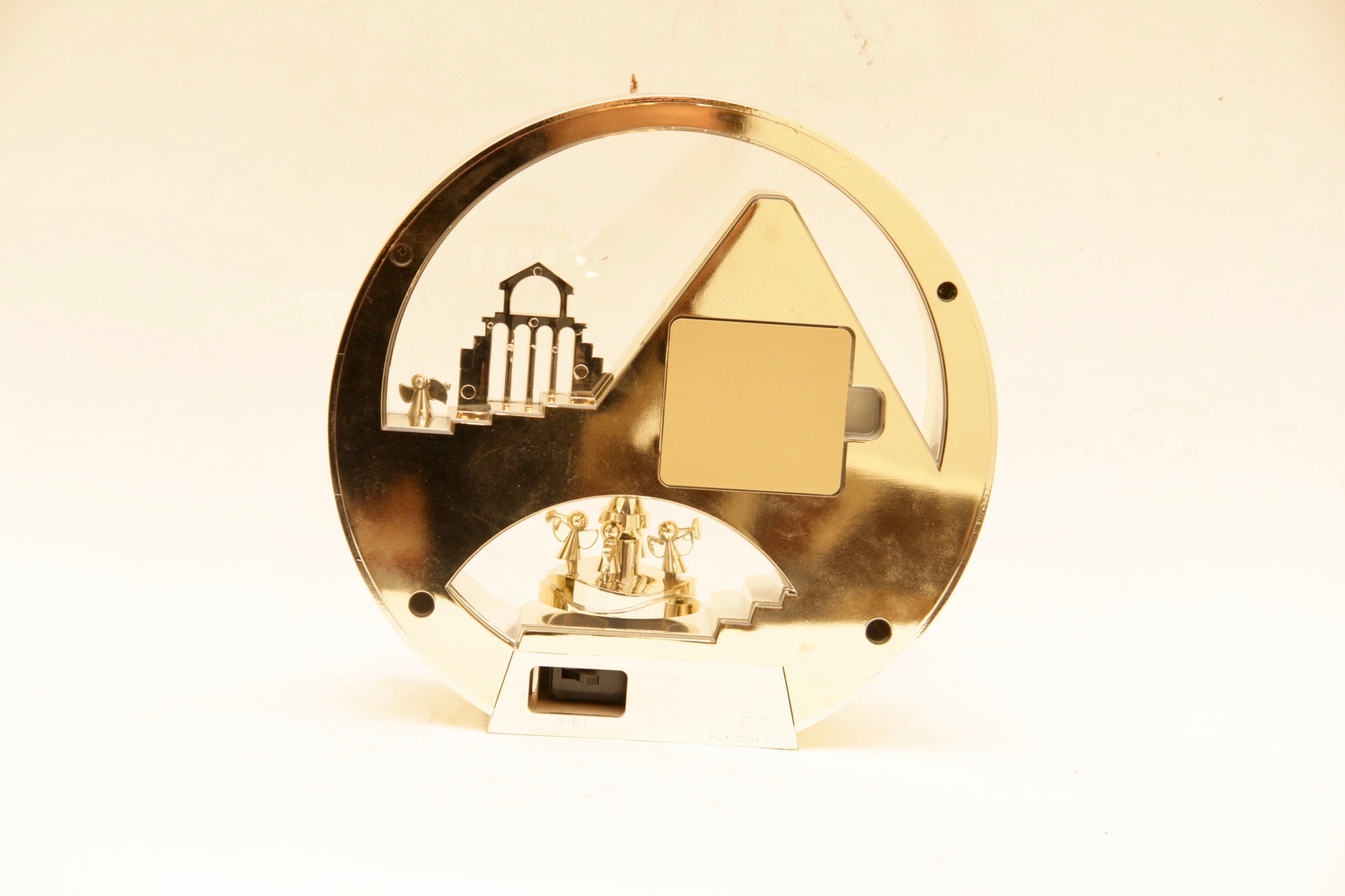 Circular Gold Toned Rhythm Quartz Clock