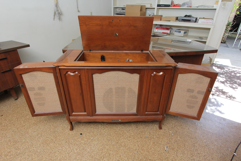 Vintage RCA Victor Victrola Console