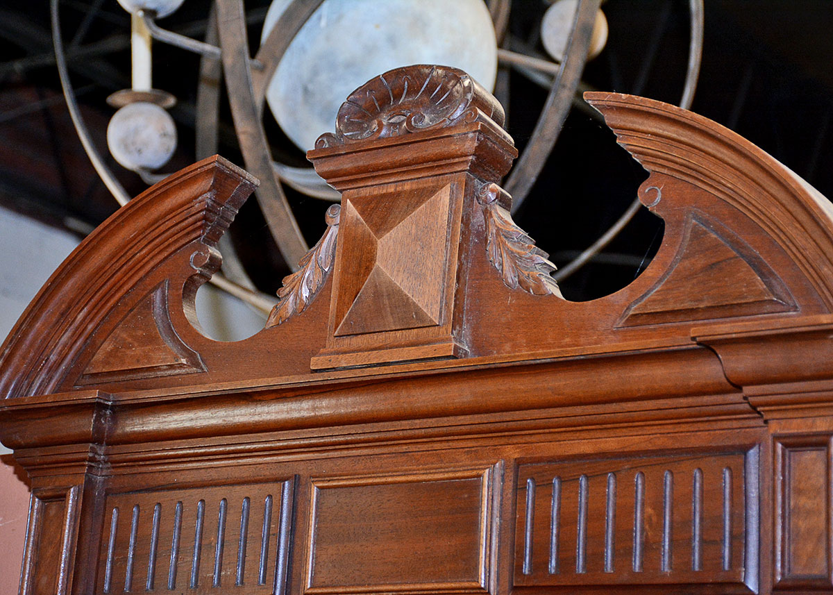 Antique Eastlake Style Marble Top Chest of Drawers With Vanity Mirror
