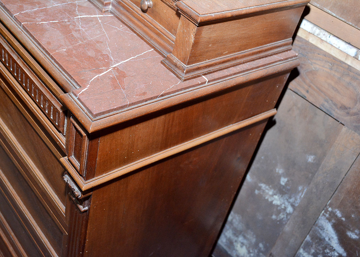 Antique Eastlake Style Marble Top Chest of Drawers With Vanity Mirror
