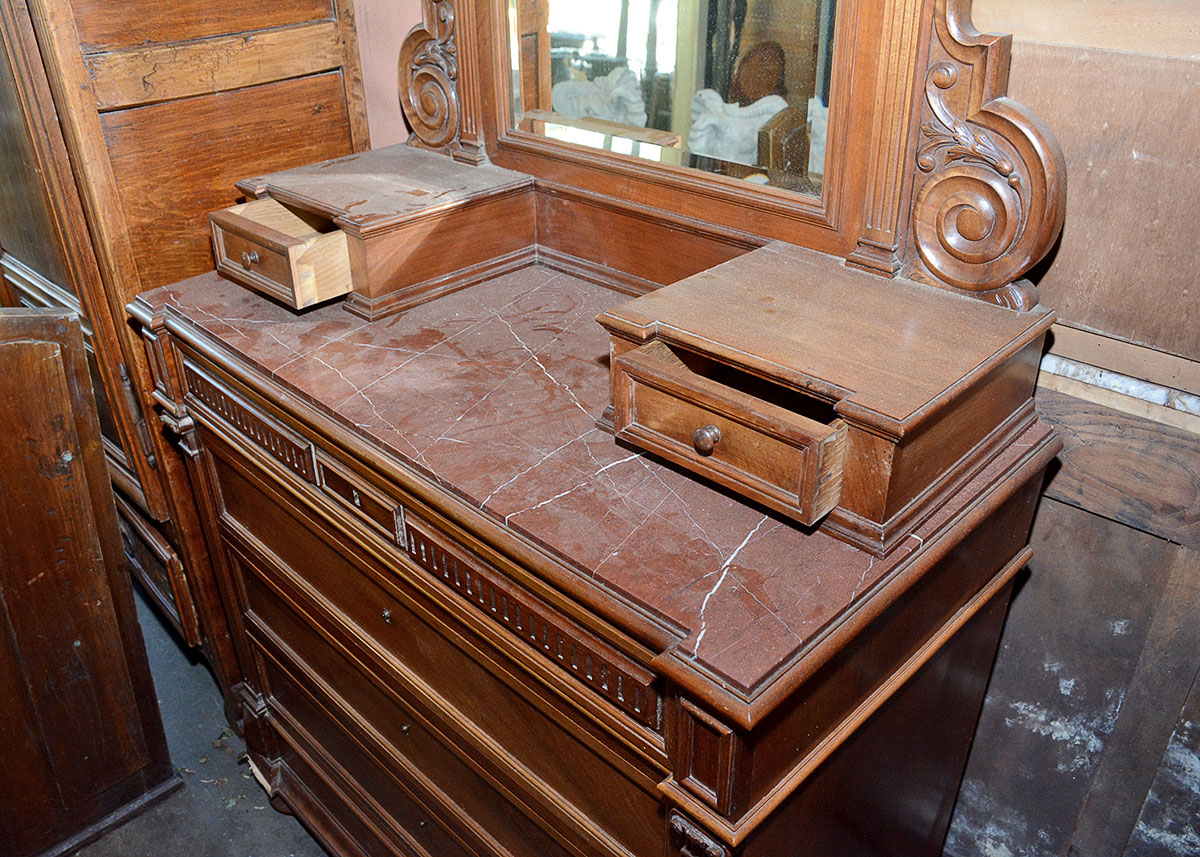 Antique Eastlake Style Marble Top Chest of Drawers With Vanity Mirror