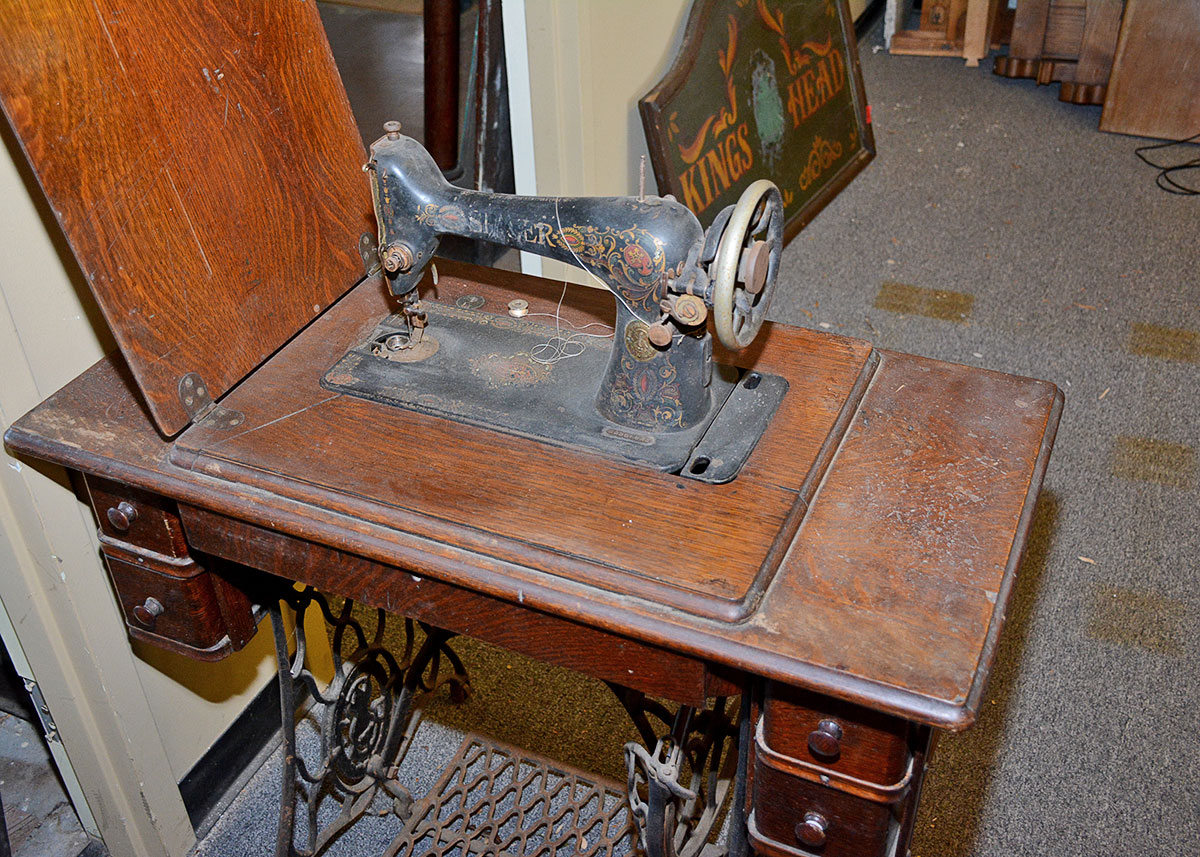 Antique Singer Sewing Machine with Treadle Table