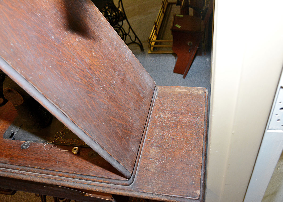 Antique Singer Sewing Machine with Treadle Table