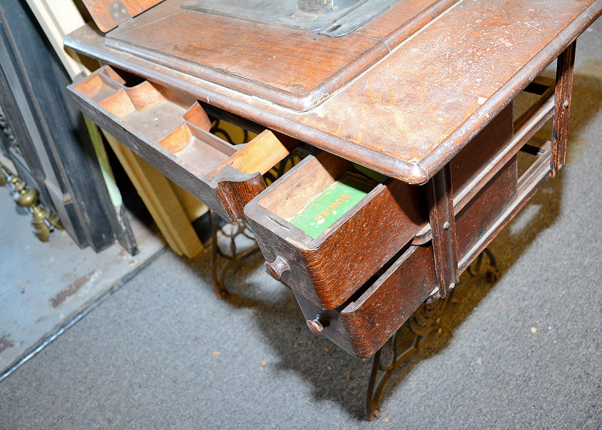 Antique Singer Sewing Machine with Treadle Table