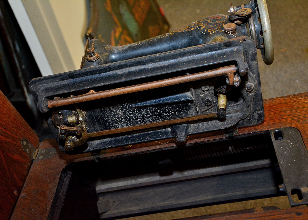 Antique Singer Sewing Machine with Treadle Table