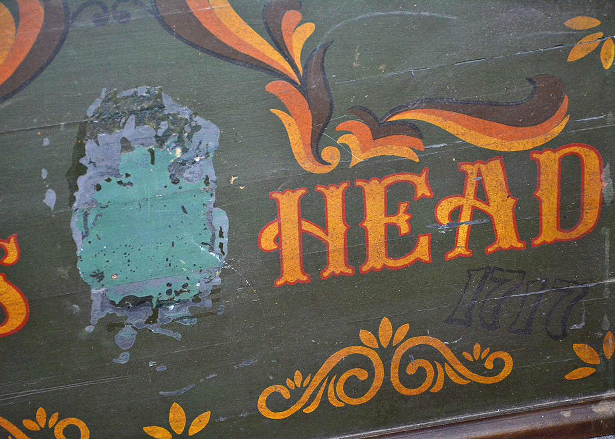 Hand-Painted Wooden Sign "King's Head"