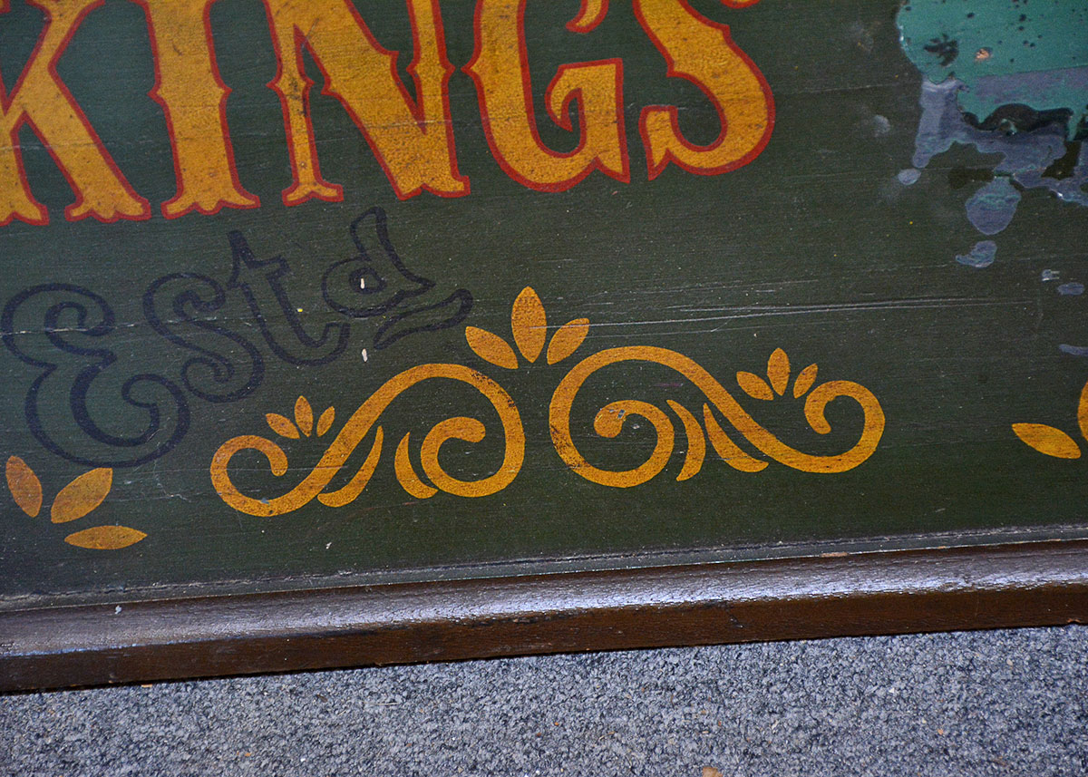 Hand-Painted Wooden Sign "King's Head"