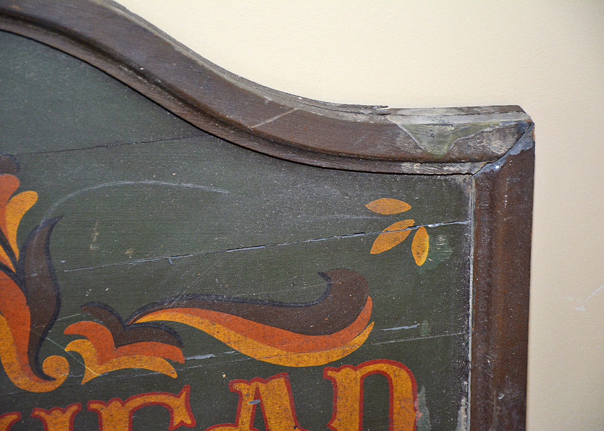 Hand-Painted Wooden Sign "King's Head"