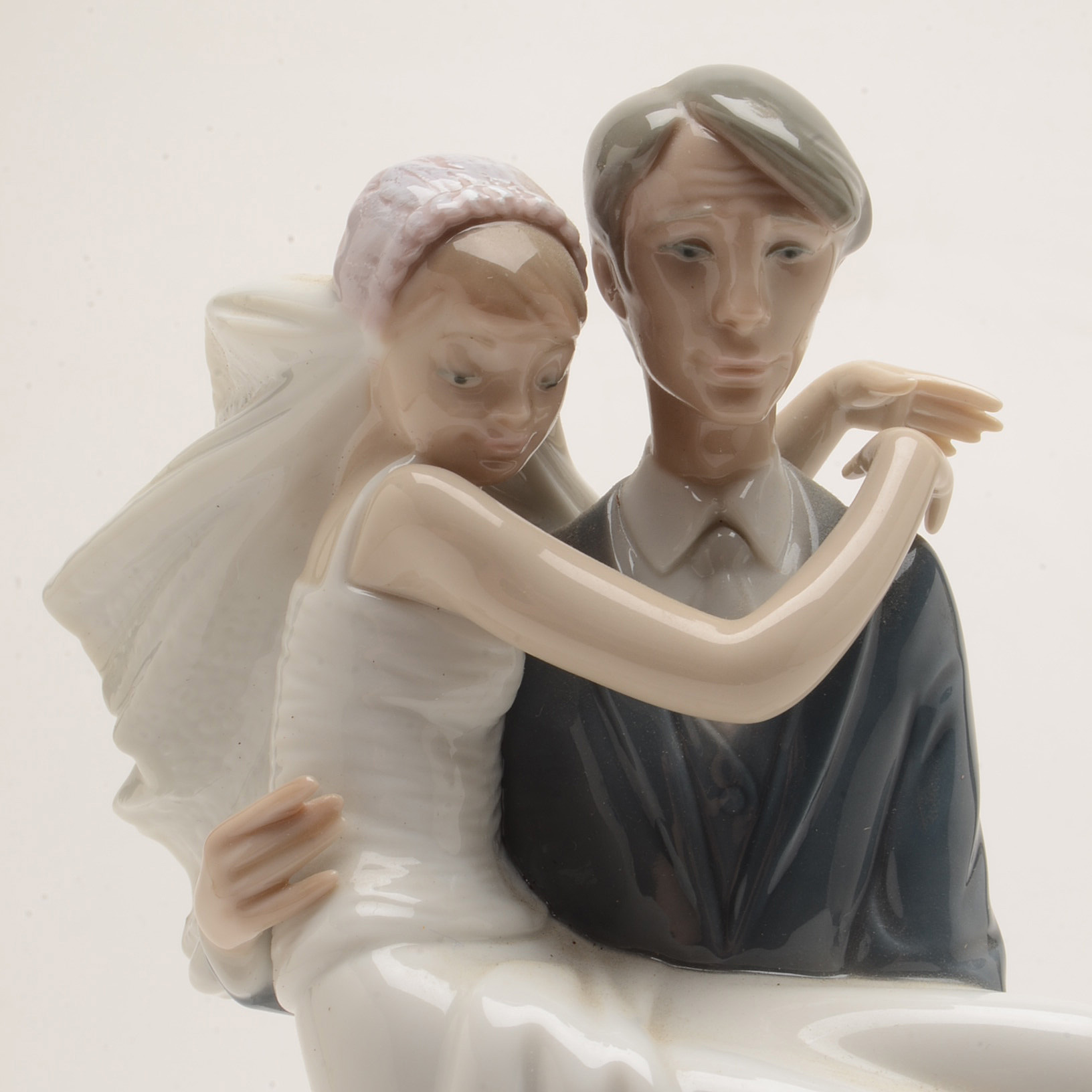 Lladro Wedding Couple "Over the Threshold" Figurine