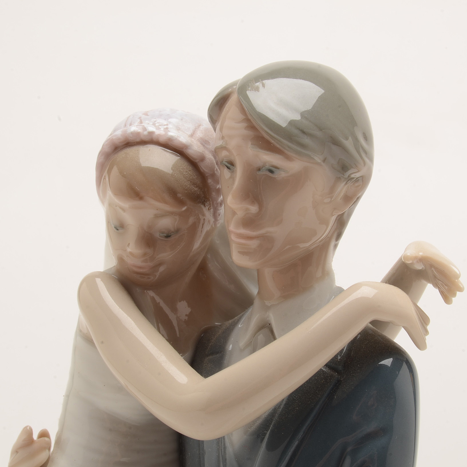 Lladro Wedding Couple "Over the Threshold" Figurine