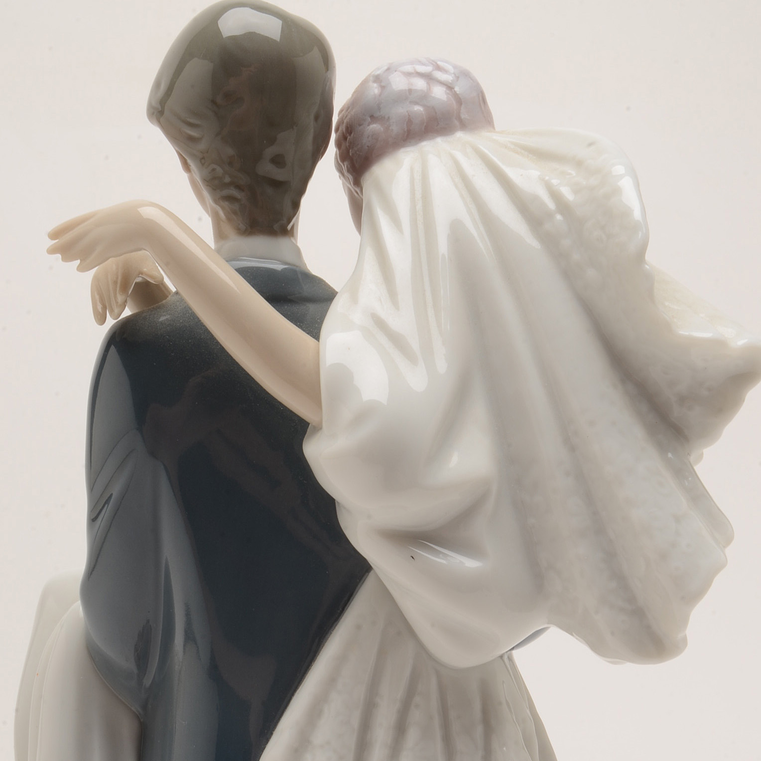 Lladro Wedding Couple "Over the Threshold" Figurine