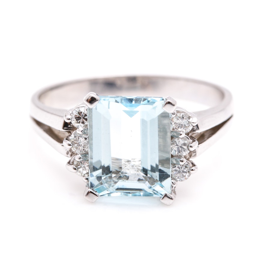 14K White Gold 1.75 CT Aquamarine and Diamond Ring