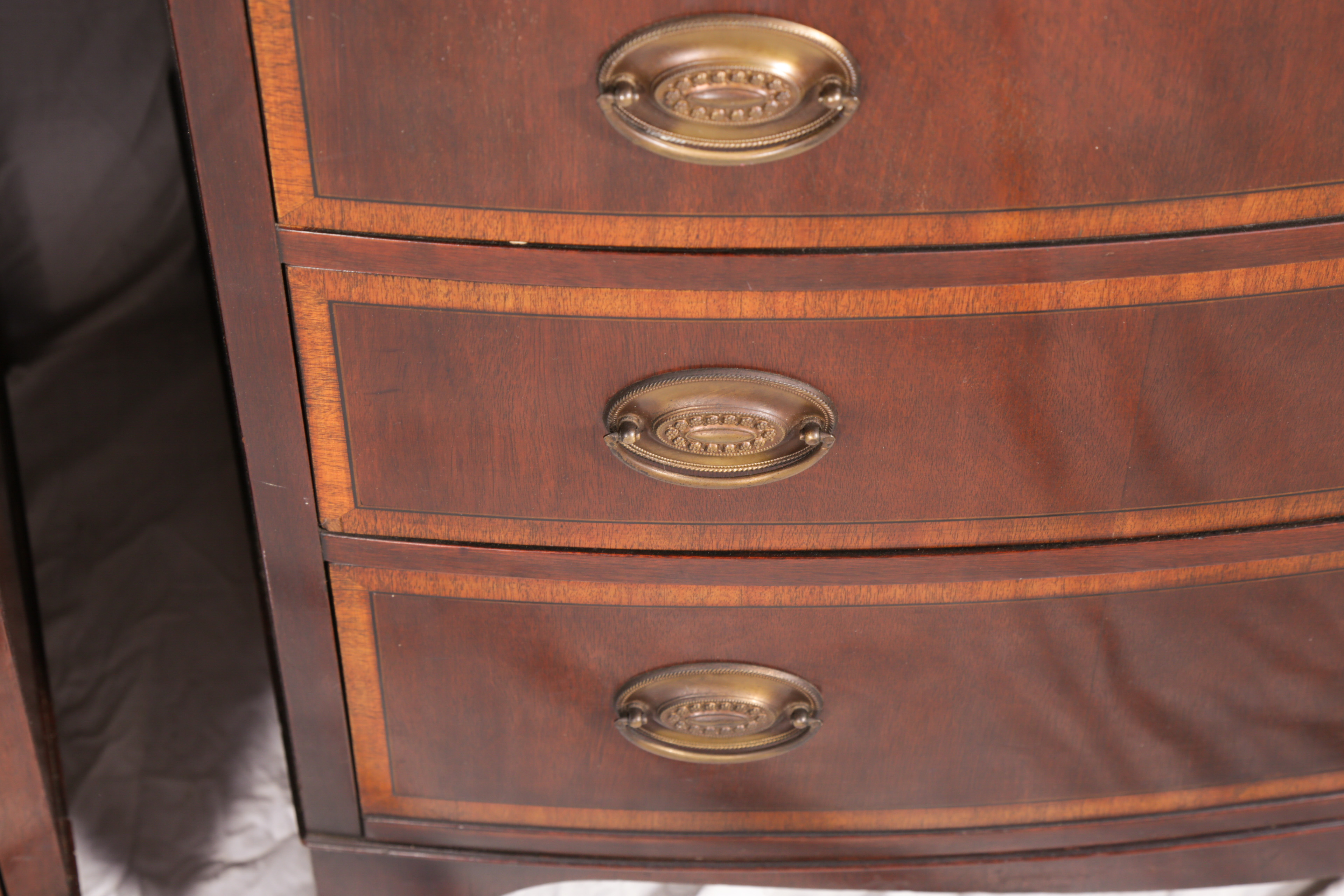Vintage Hepplewhite Style Mahogany Chest of Drawers by Johnson Furniture