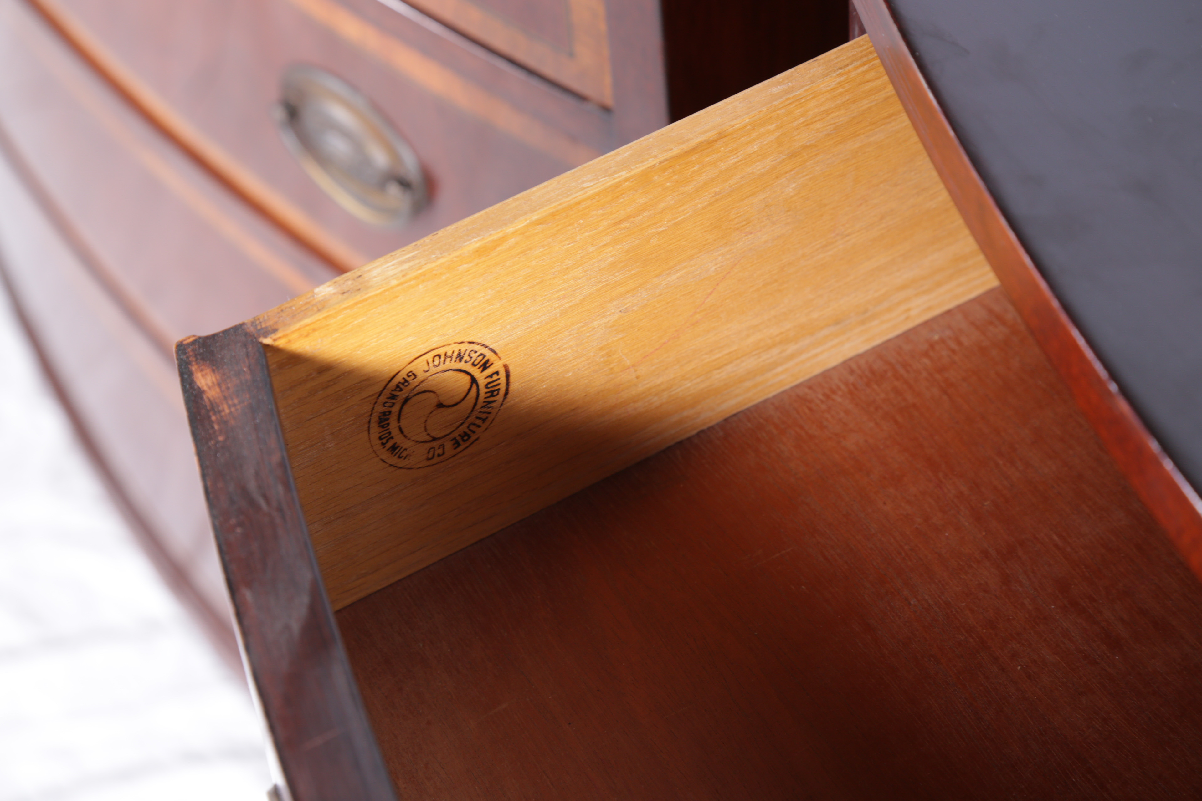 Vintage Hepplewhite Style Mahogany Chest of Drawers by Johnson Furniture