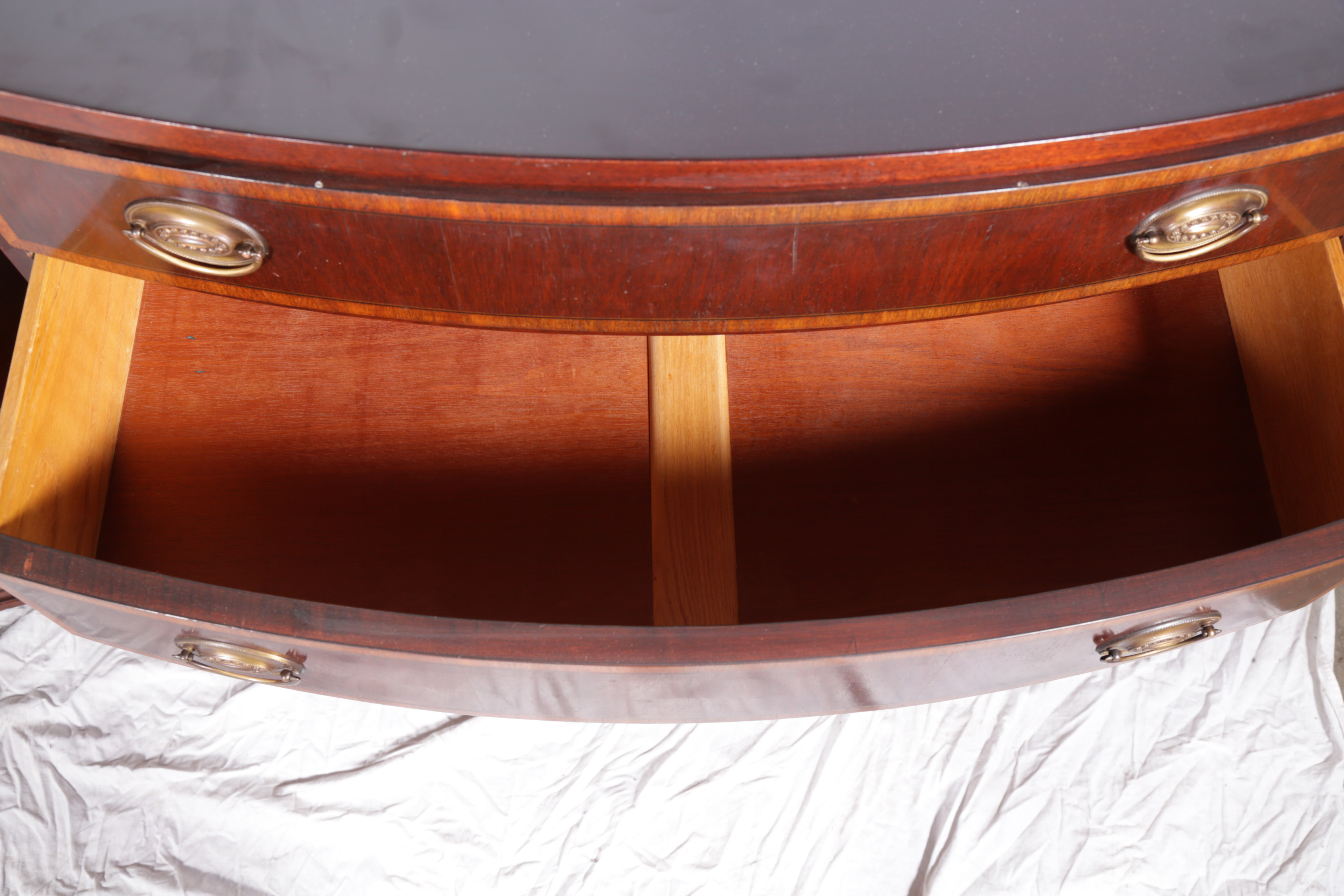 Vintage Hepplewhite Style Mahogany Chest of Drawers by Johnson Furniture