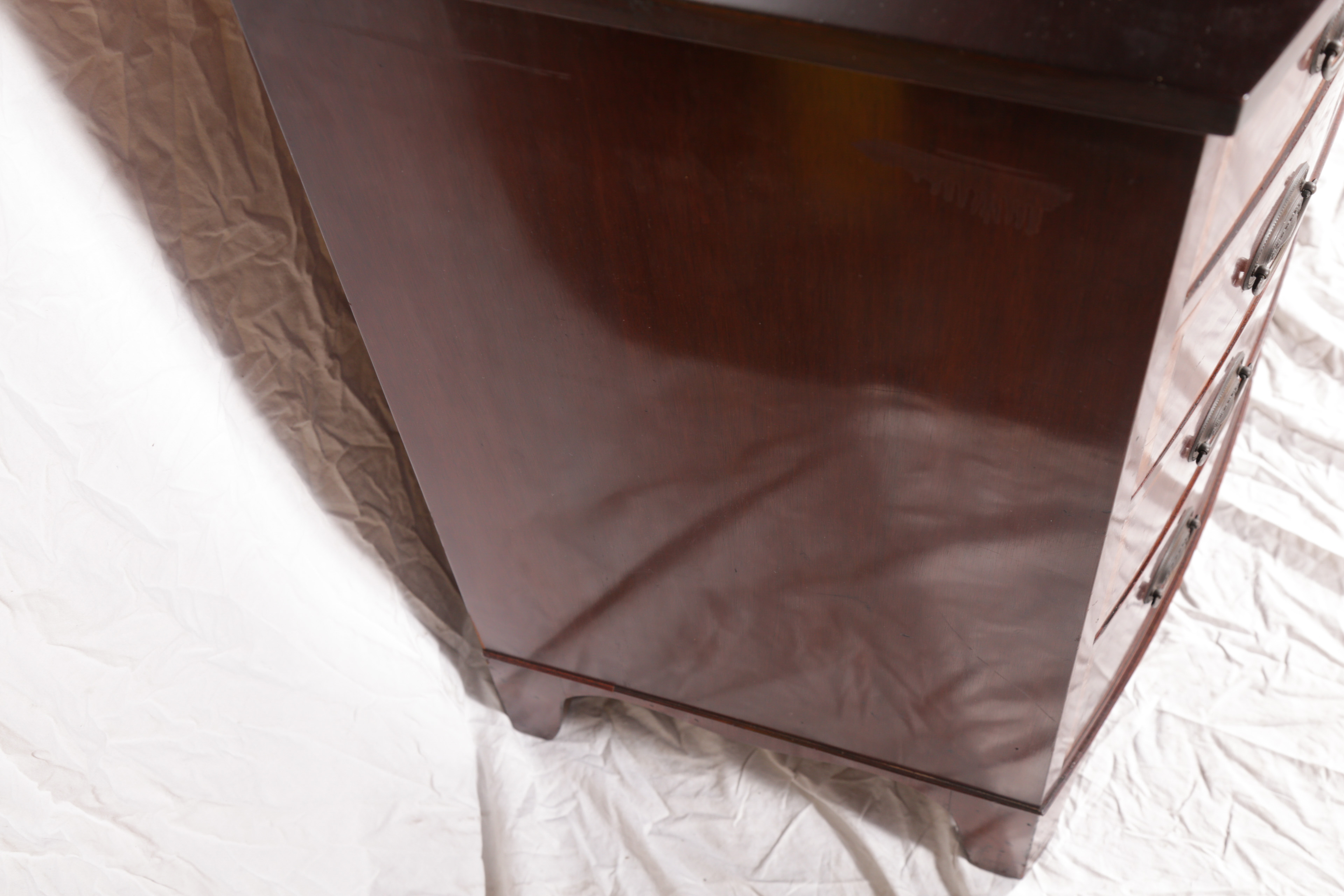 Vintage Hepplewhite Style Mahogany Chest of Drawers by Johnson Furniture