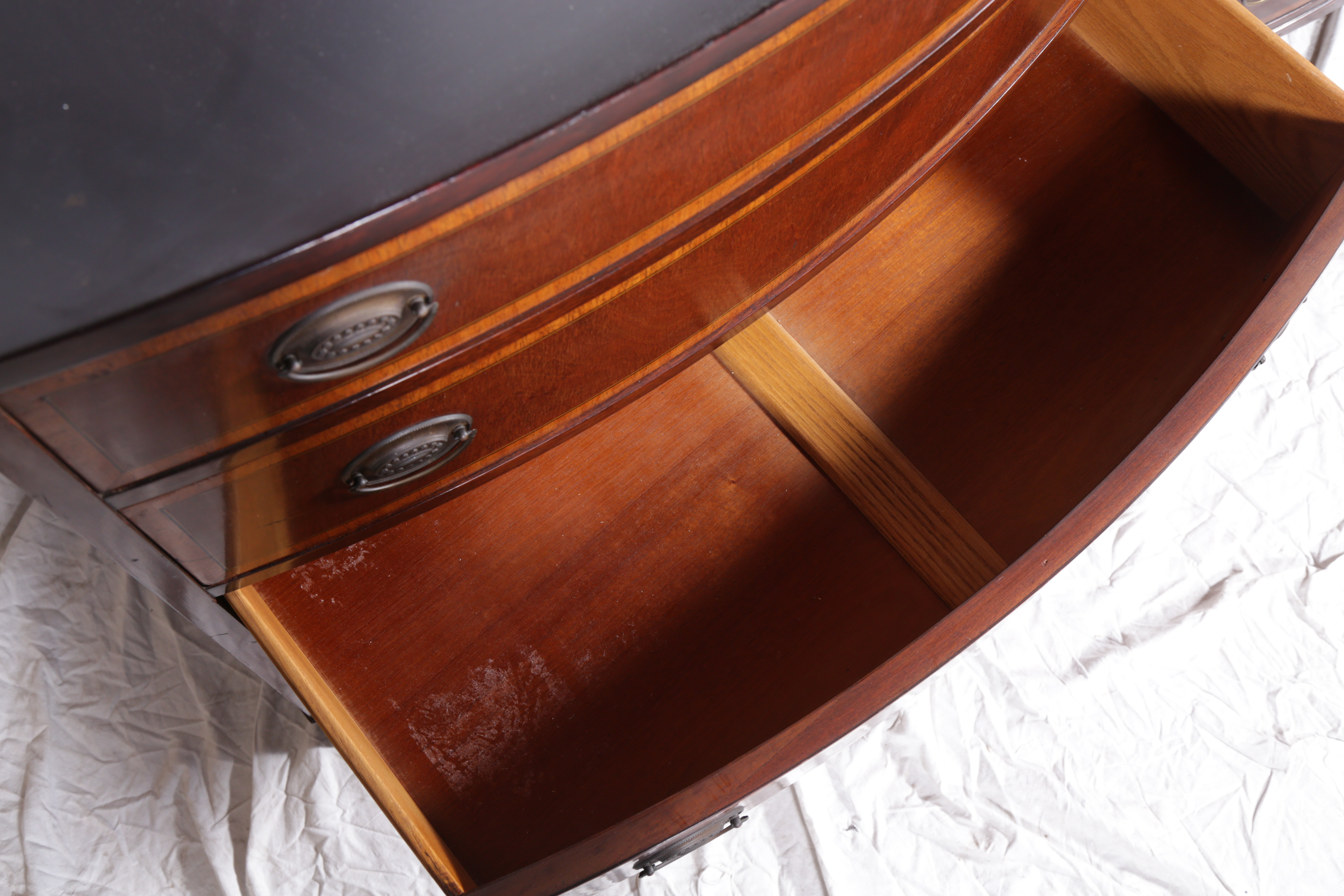 Vintage Hepplewhite Style Mahogany Chest of Drawers by Johnson Furniture