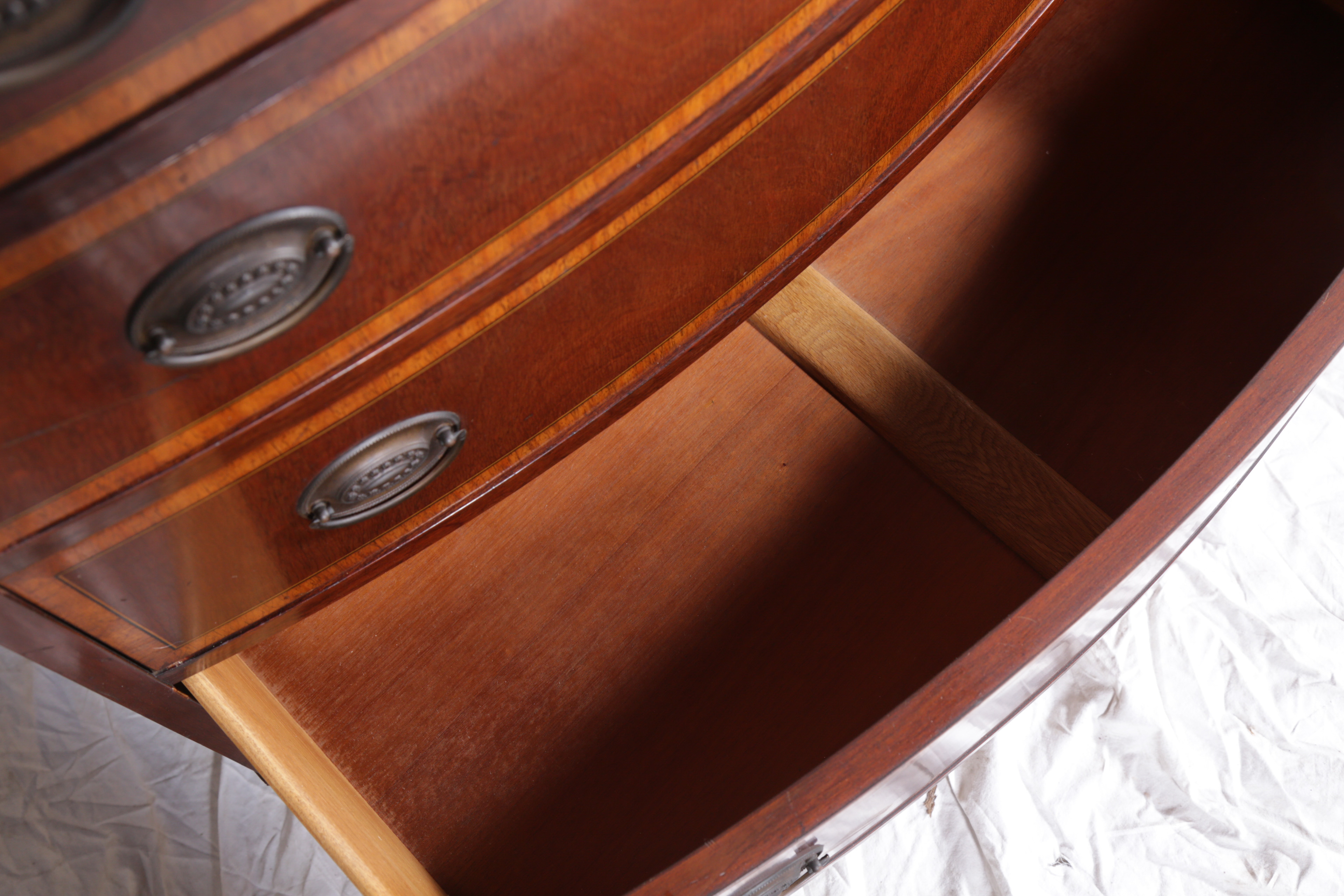 Vintage Hepplewhite Style Mahogany Chest of Drawers by Johnson Furniture