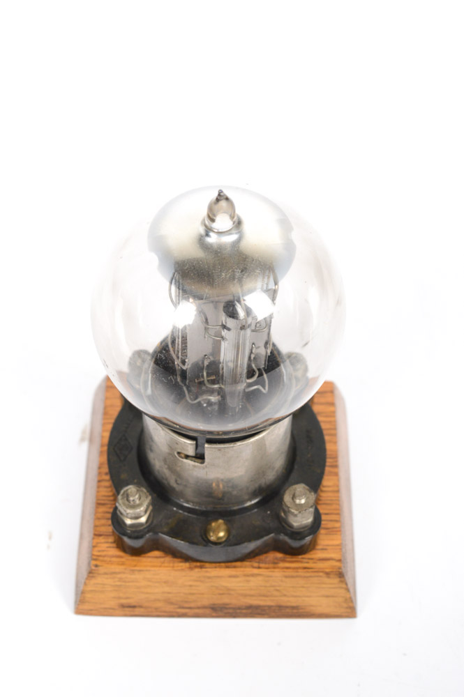 Vintage Western Electric 205D Vacuum Tube
