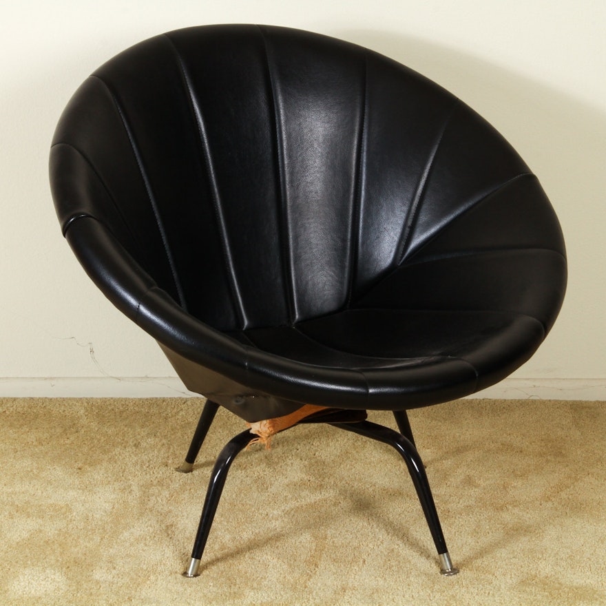 Mid Century Modern Swivel Saucer Chair