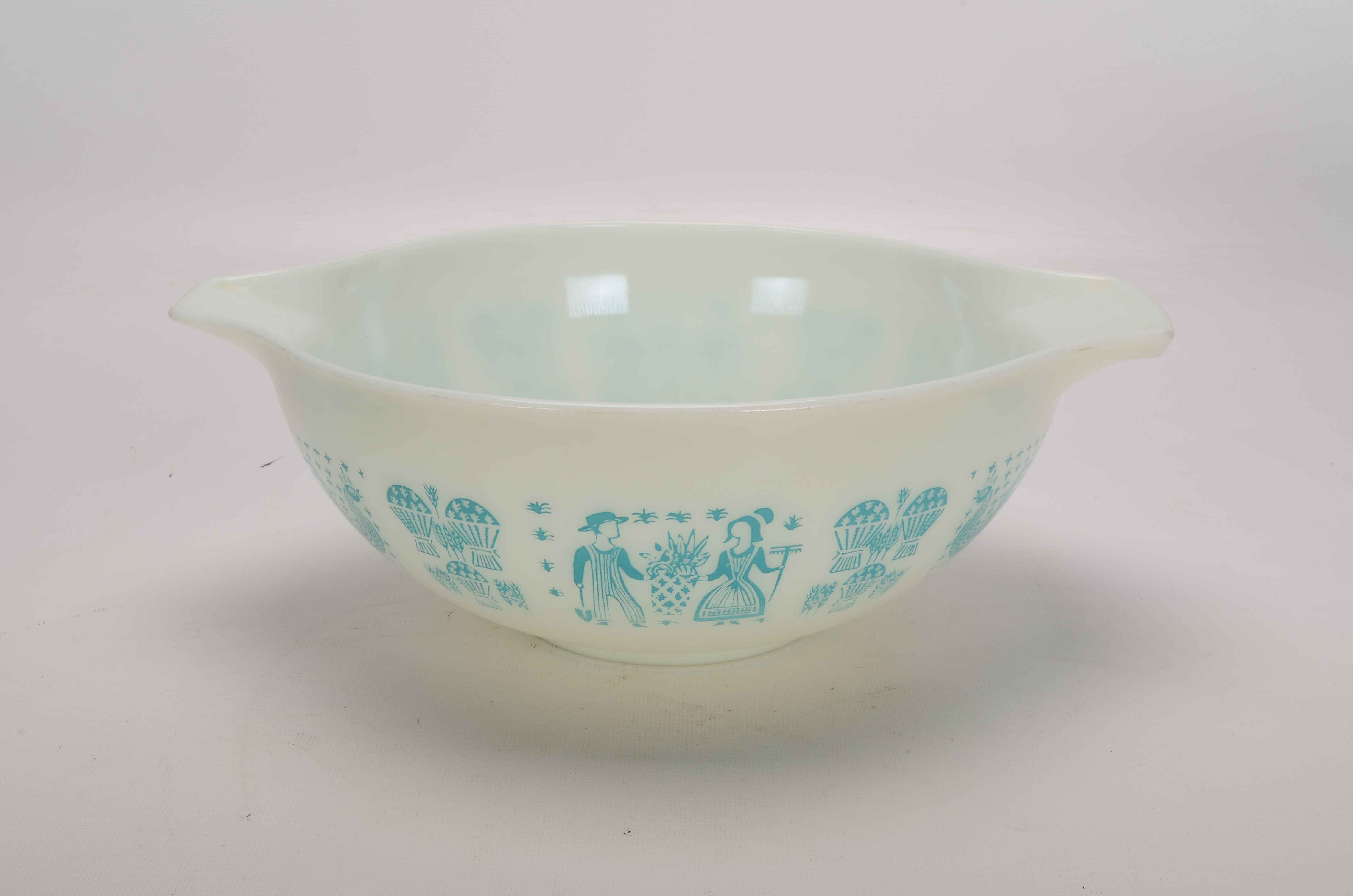 Vintage Pyrex ¨Amish Butterprint¨ Set