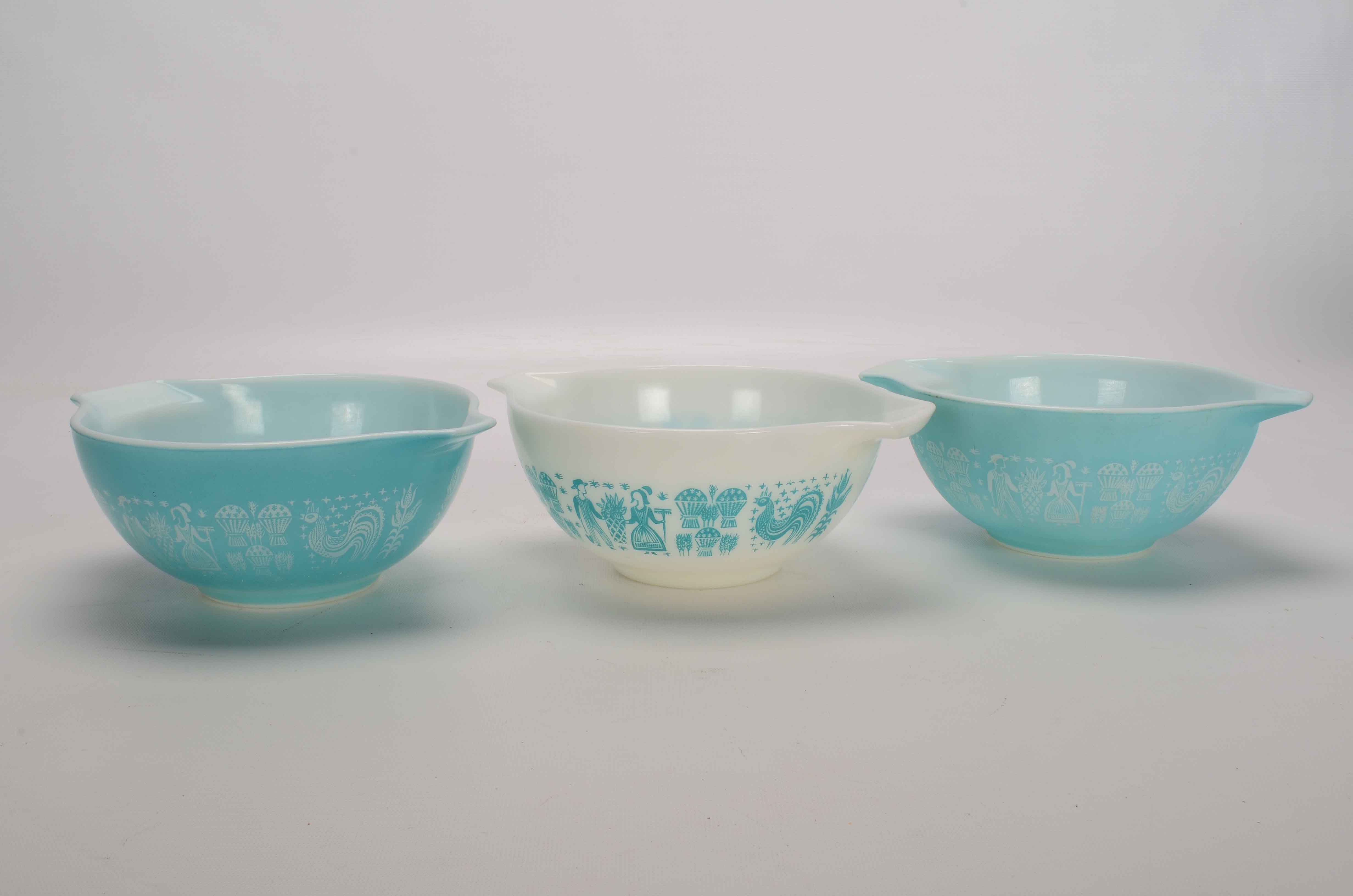 Vintage Pyrex ¨Amish Butterprint¨ Set
