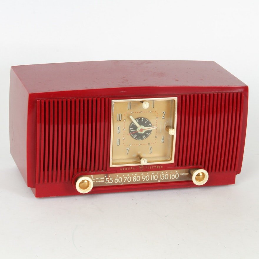 Vintage General Electric Clock Radio