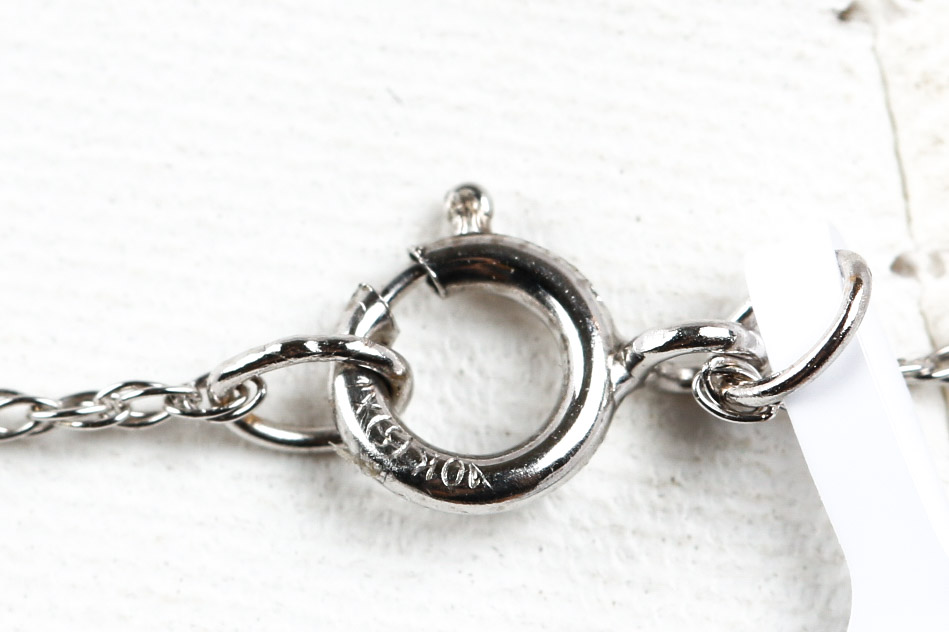 10K White Gold Diamond Pendant Necklace